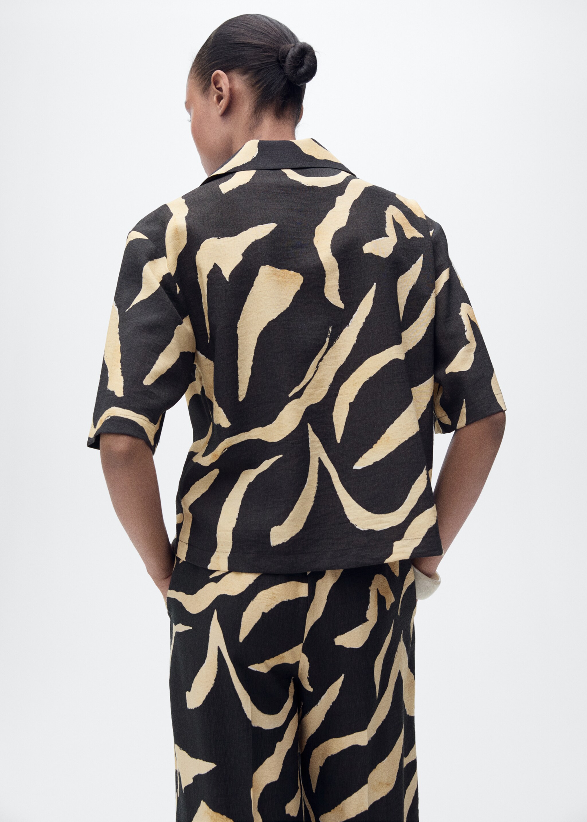 Printed short-sleeved shirt - Reverse of the article