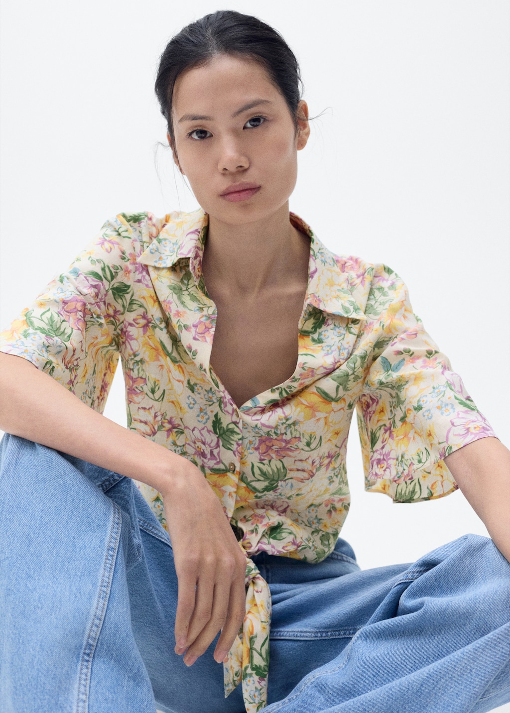 Floral linen shirt with knot detail