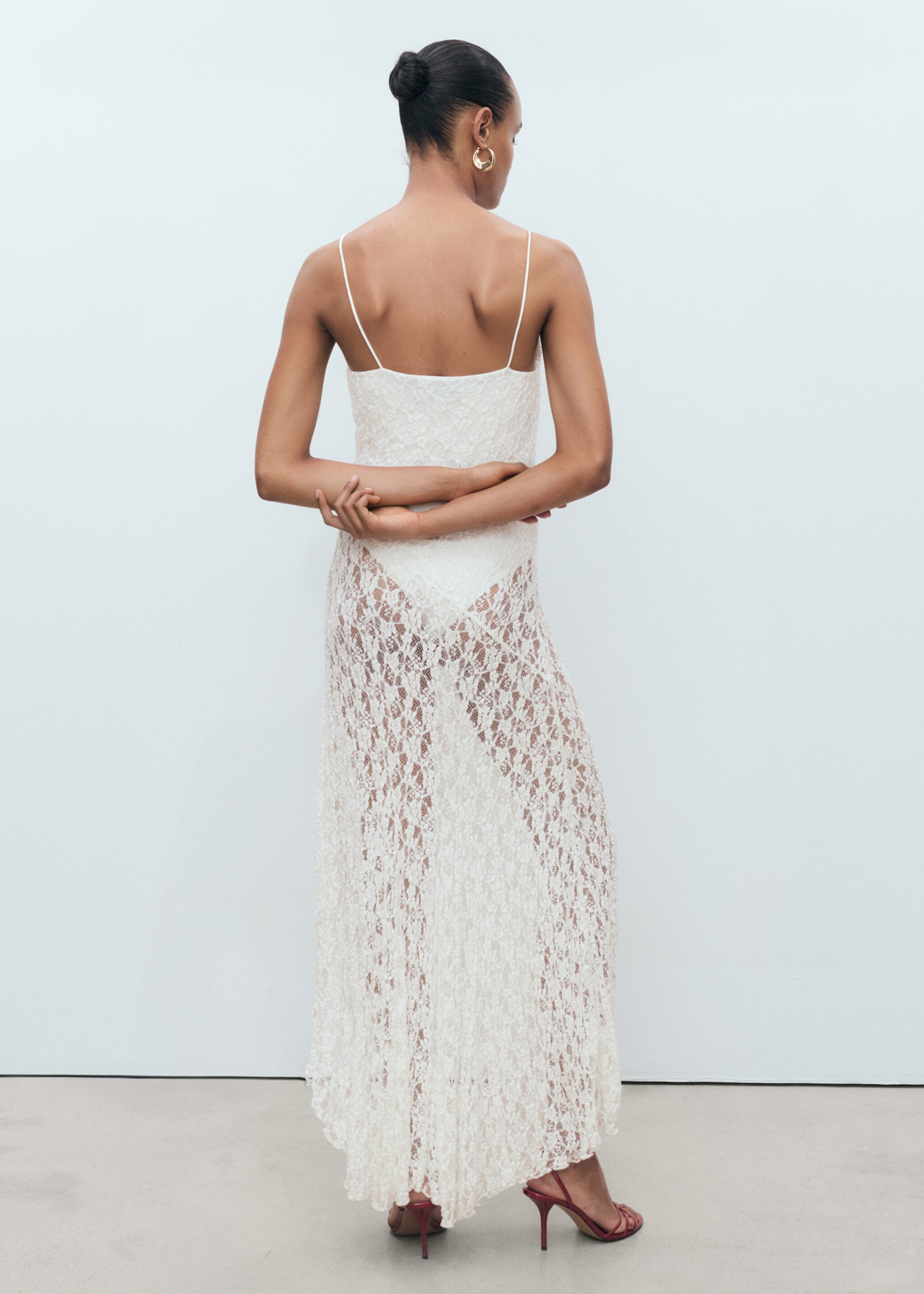 Lace dress with draped neck - Reverse of the article