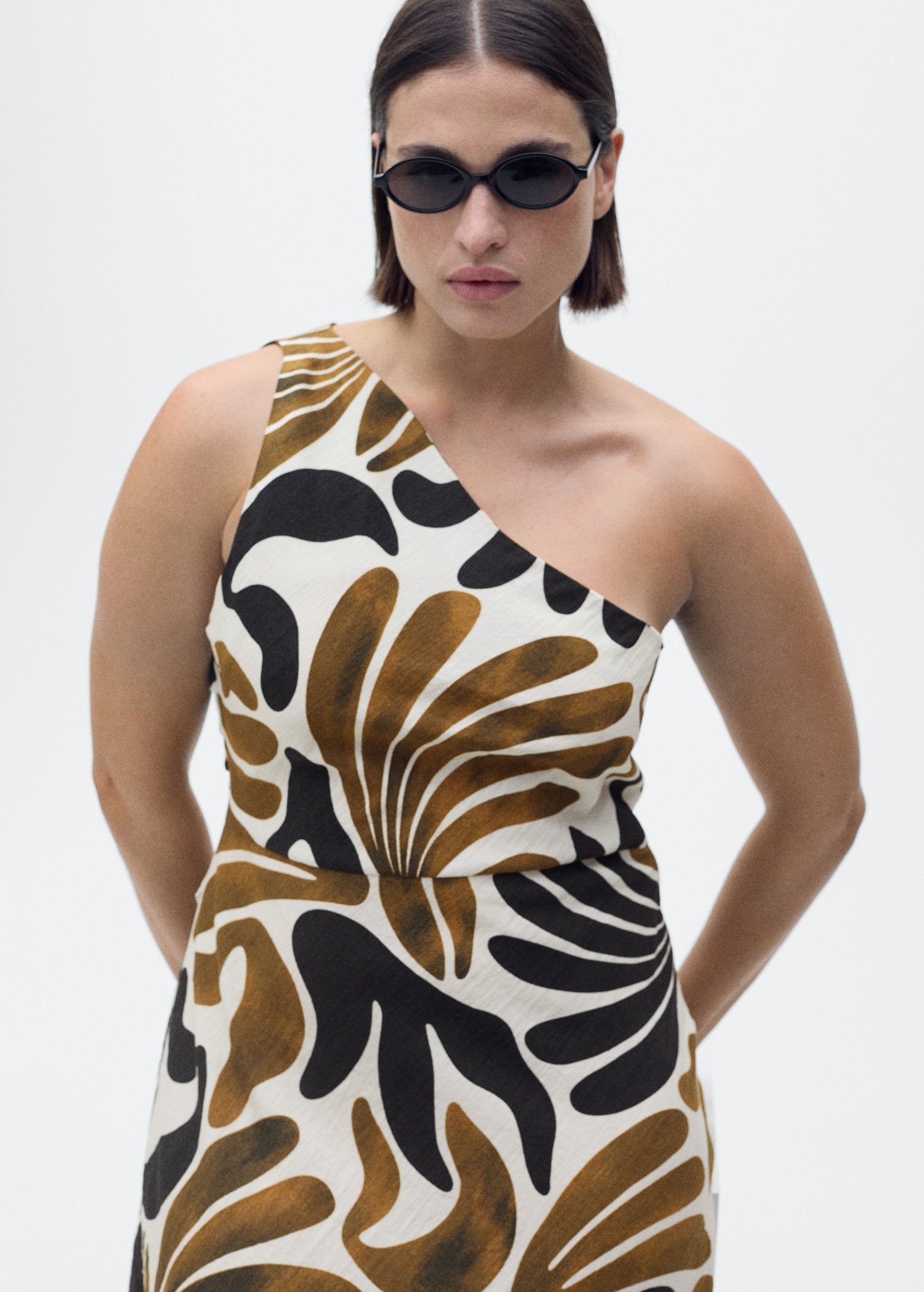 Gemustertes Kleid mit asymmetrischem Ausschnitt - Detail des Artikels 5
