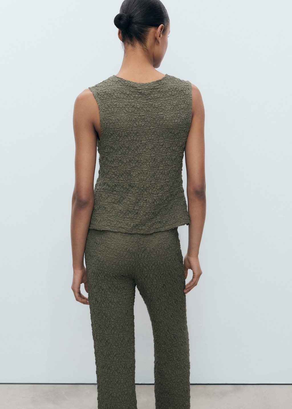 Textured top with bow - image 3