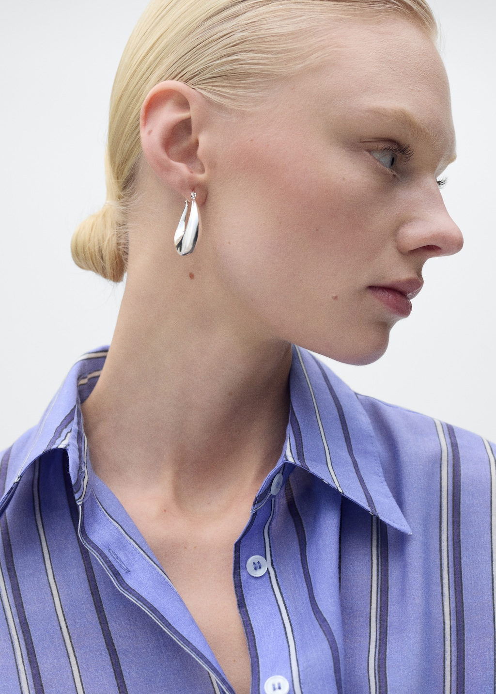 トップス CRAZY STRIPE SWITCHING BOW COLLAR SHIRT BOW TRIM STRIPED SHIRT - Light blue | ZARA United States