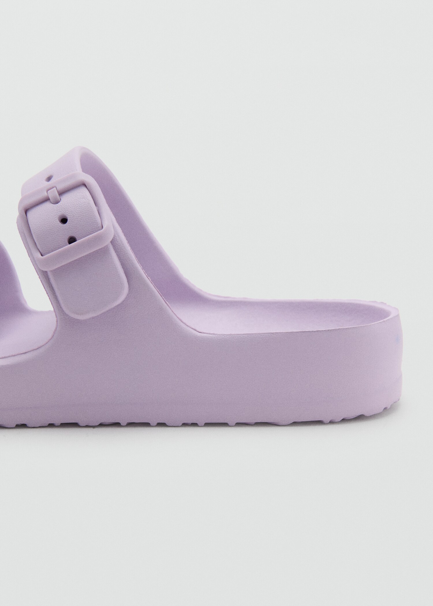 Flip-flops with buckle straps - Details of the article 2