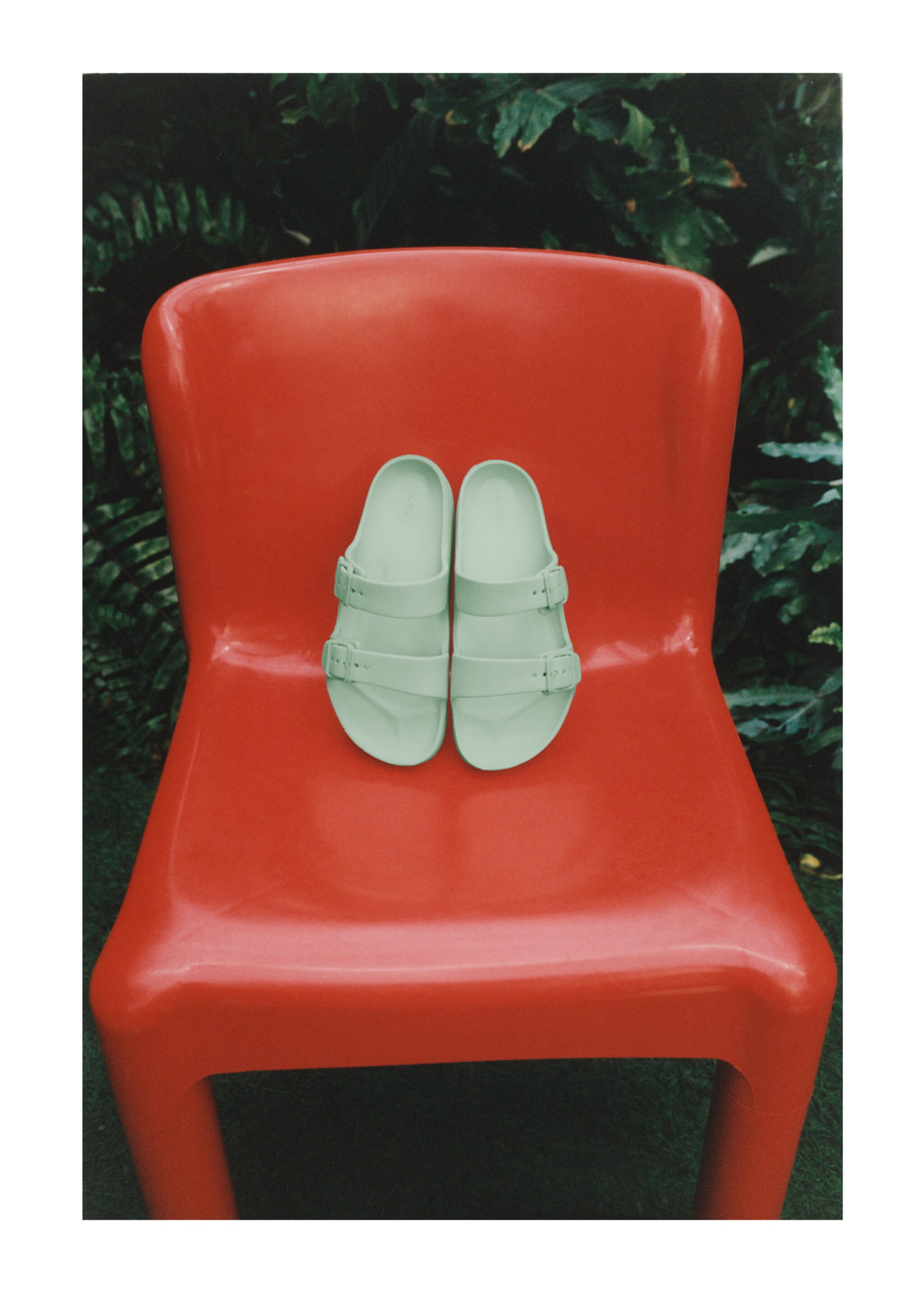 Flip-flops with buckle straps - Details of the article 5