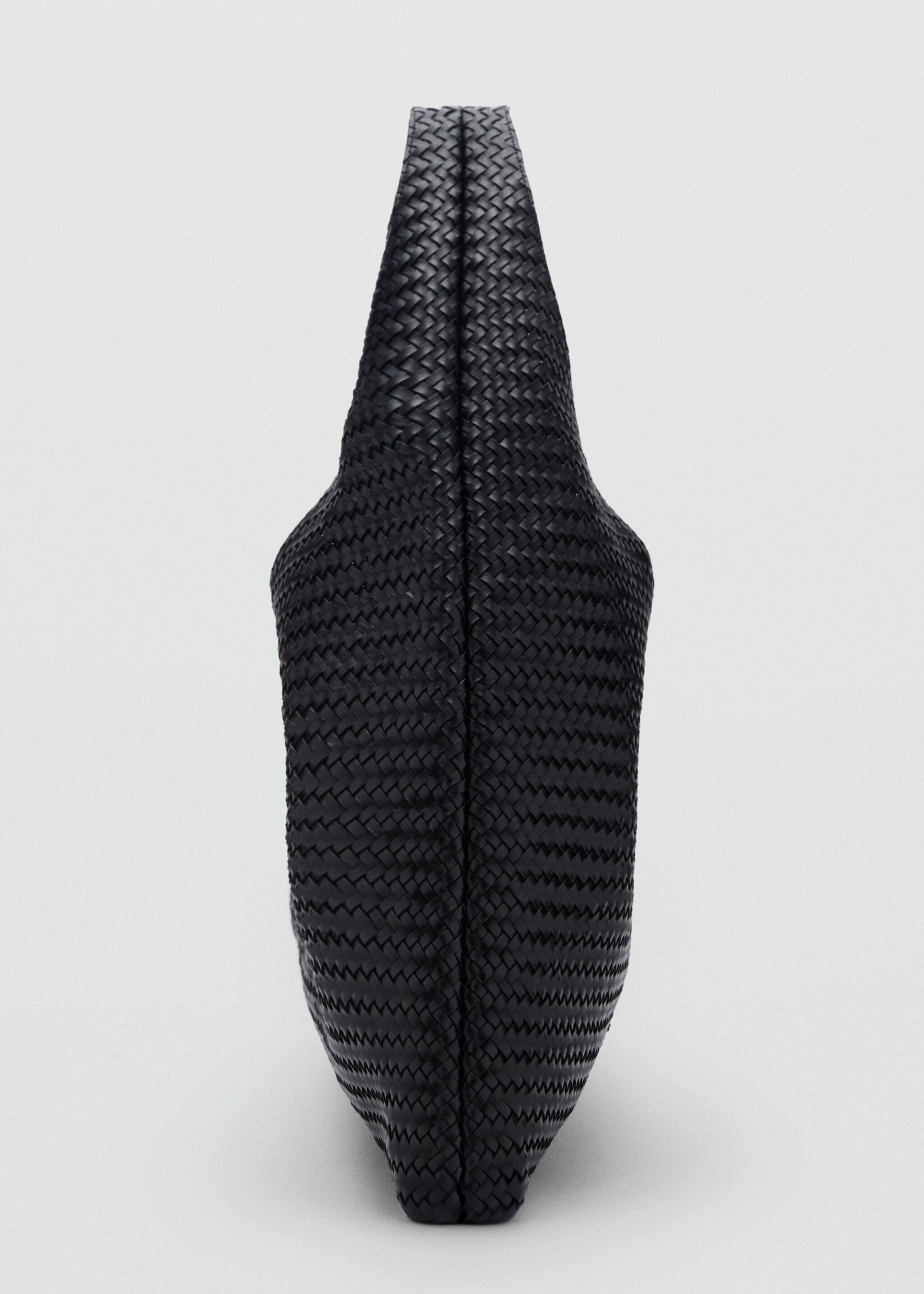 Large braided leather shoulder bag - Details of the article 2