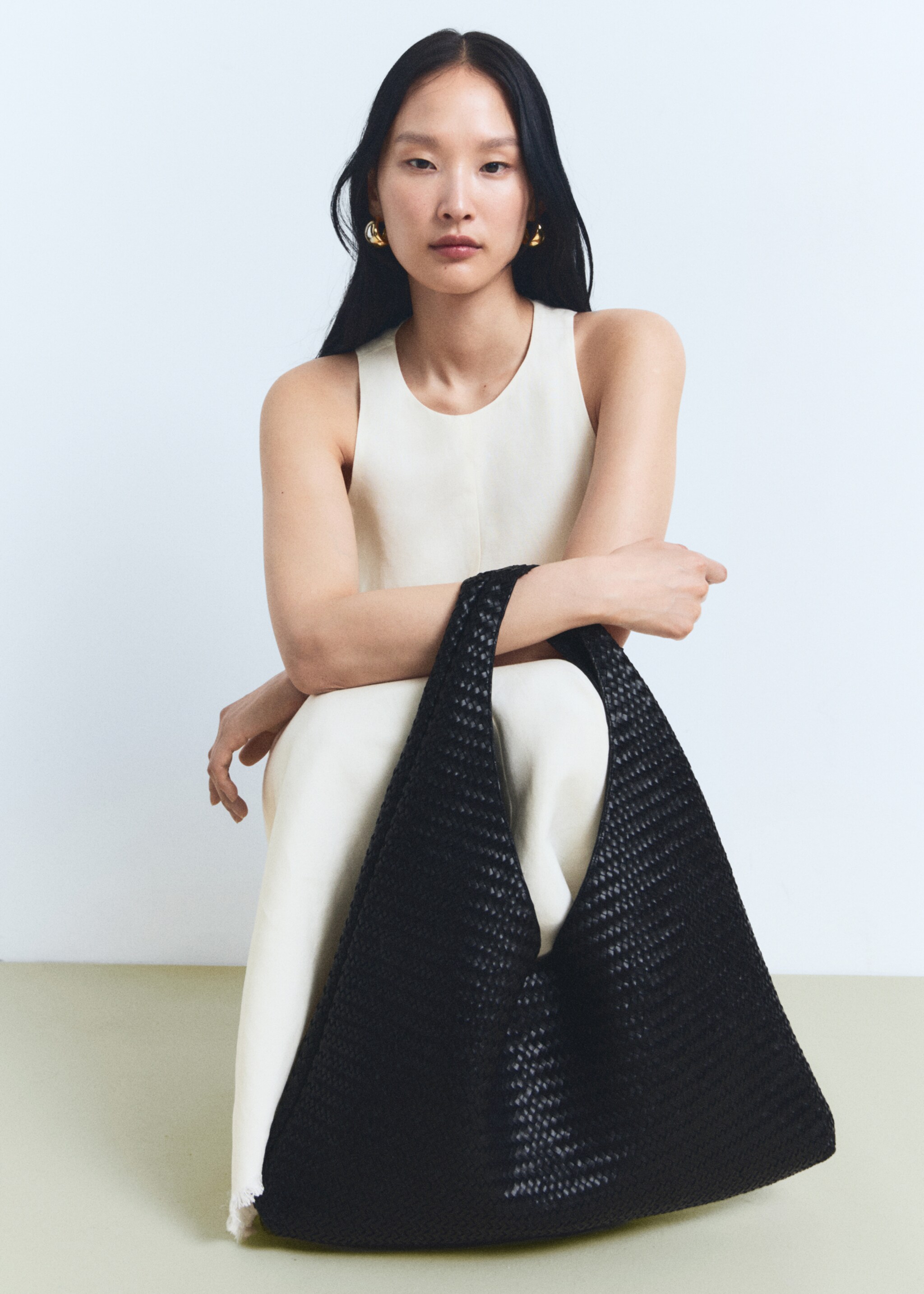 Large braided leather shoulder bag - Details of the article 9