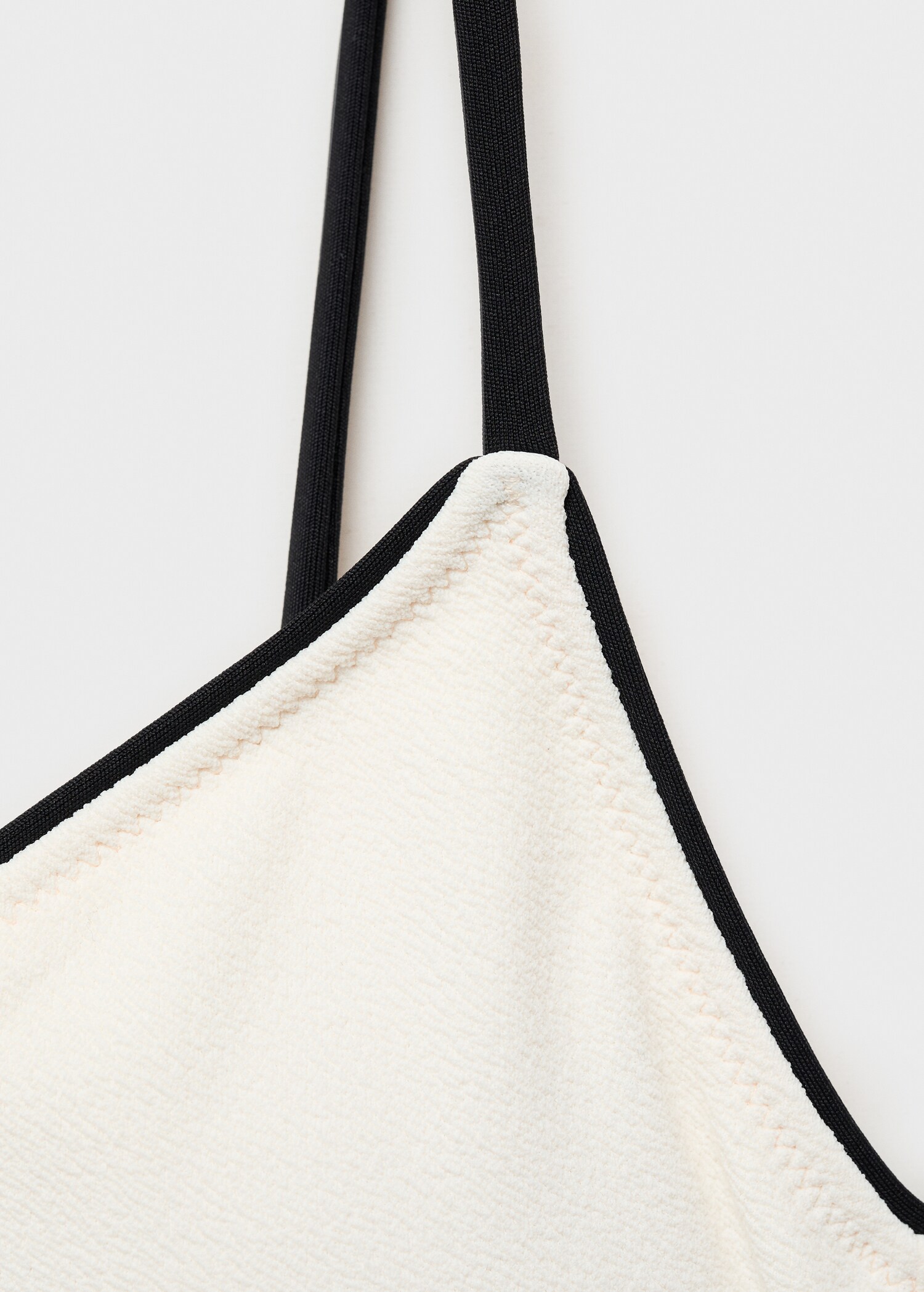 Bikini top with contrasting trim - Details of the article 8
