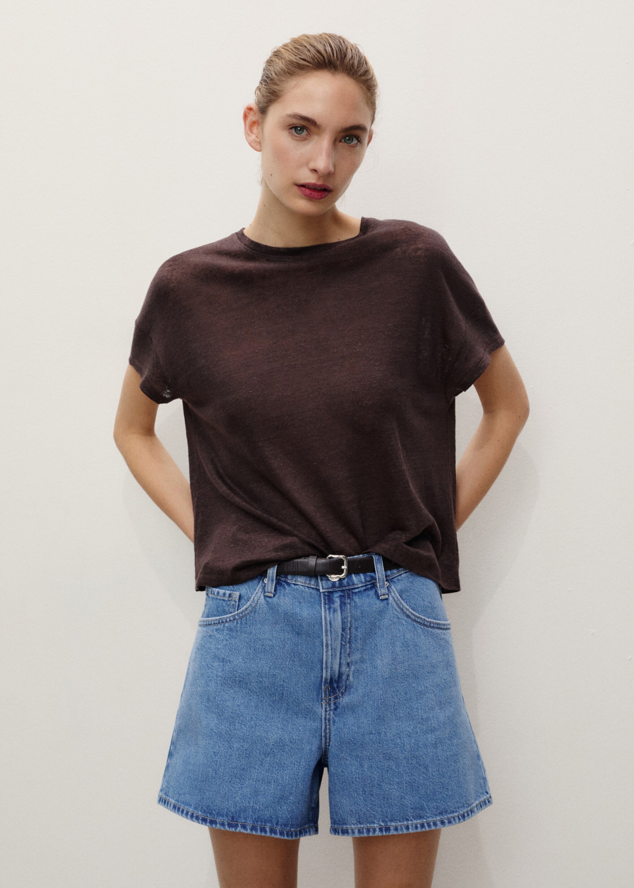 High-waisted straight-fit denim shorts - Details of the article 1