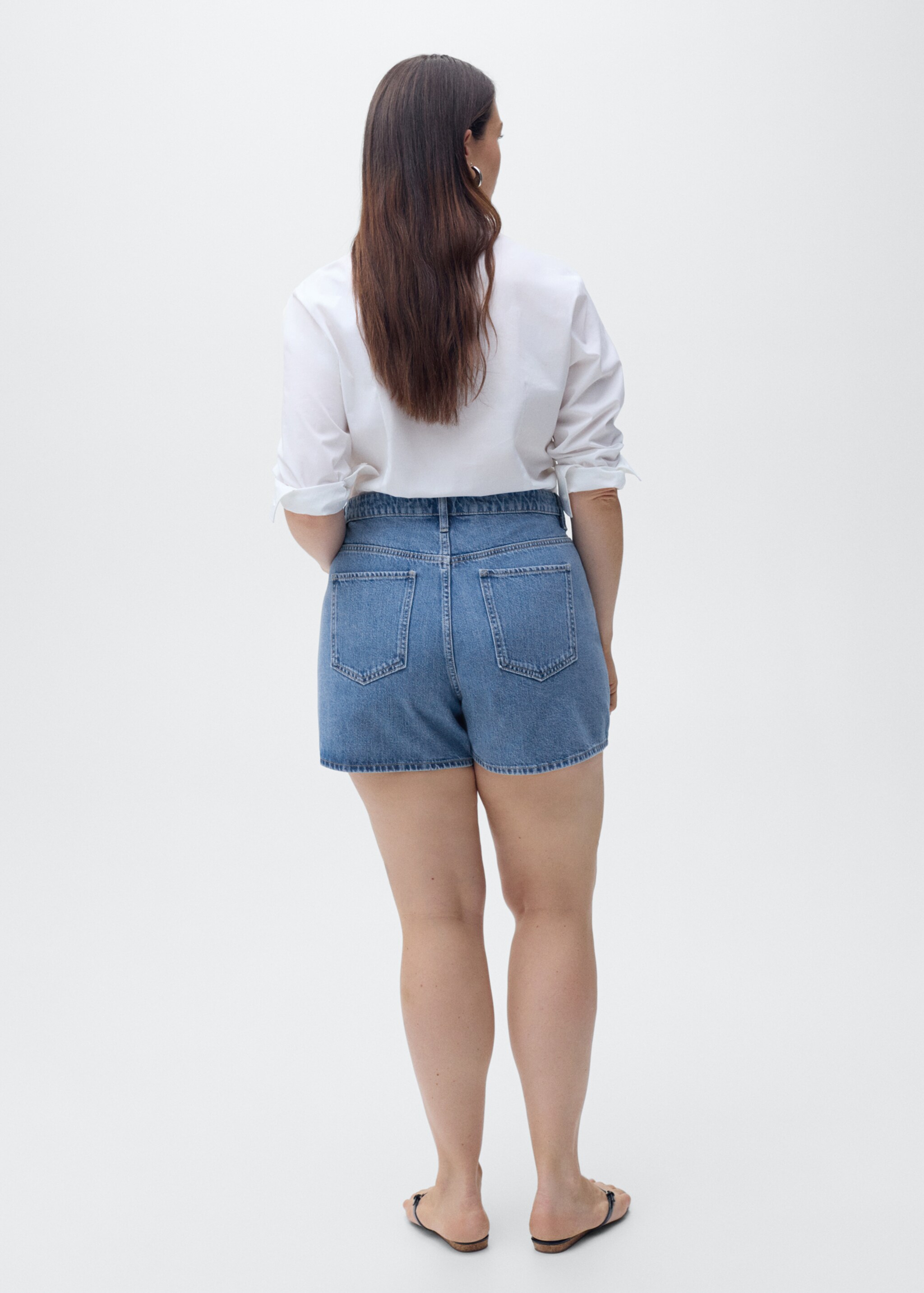 High-waisted straight-fit denim shorts - Details of the article 4