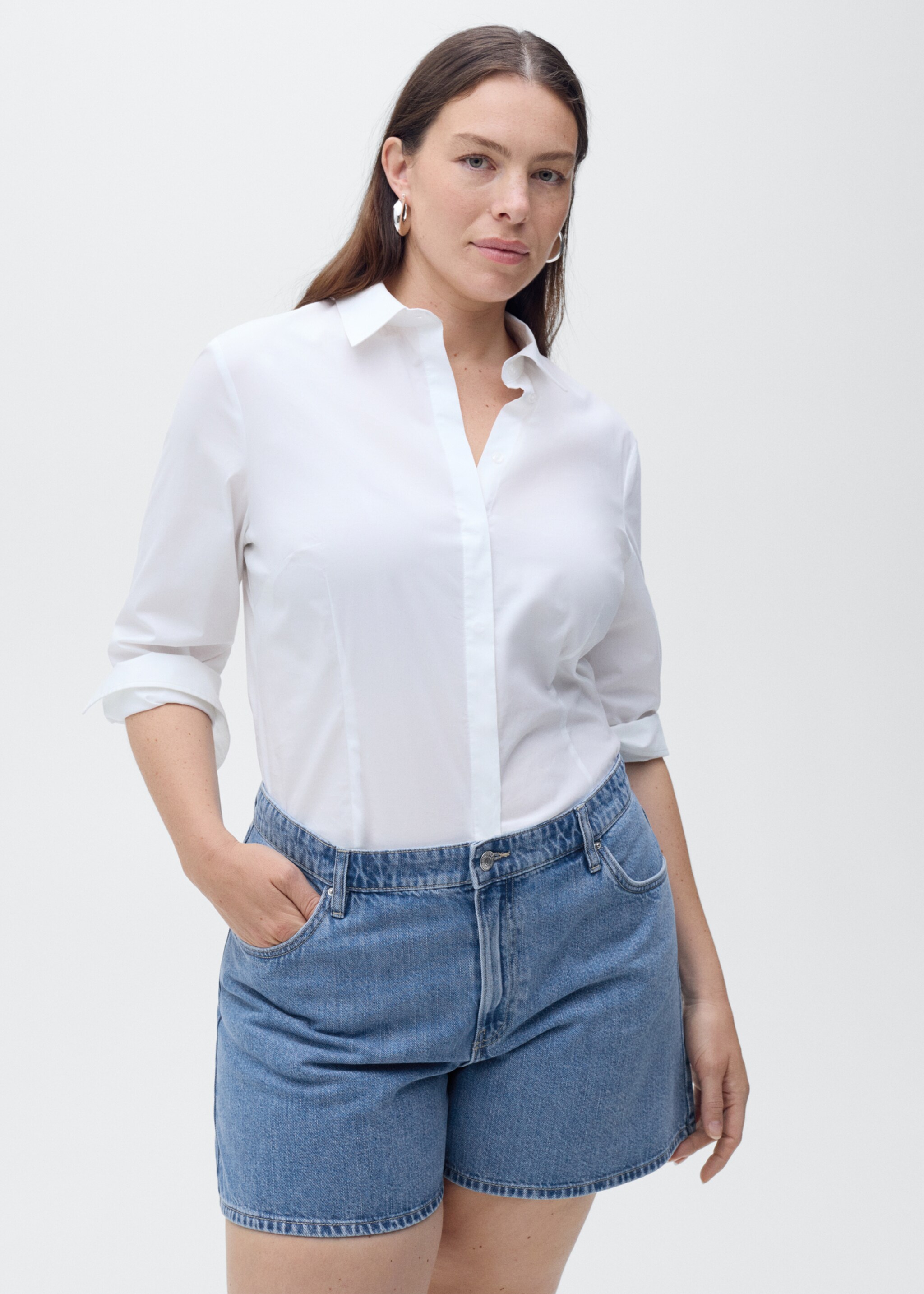 High-waisted straight-fit denim shorts - Details of the article 5