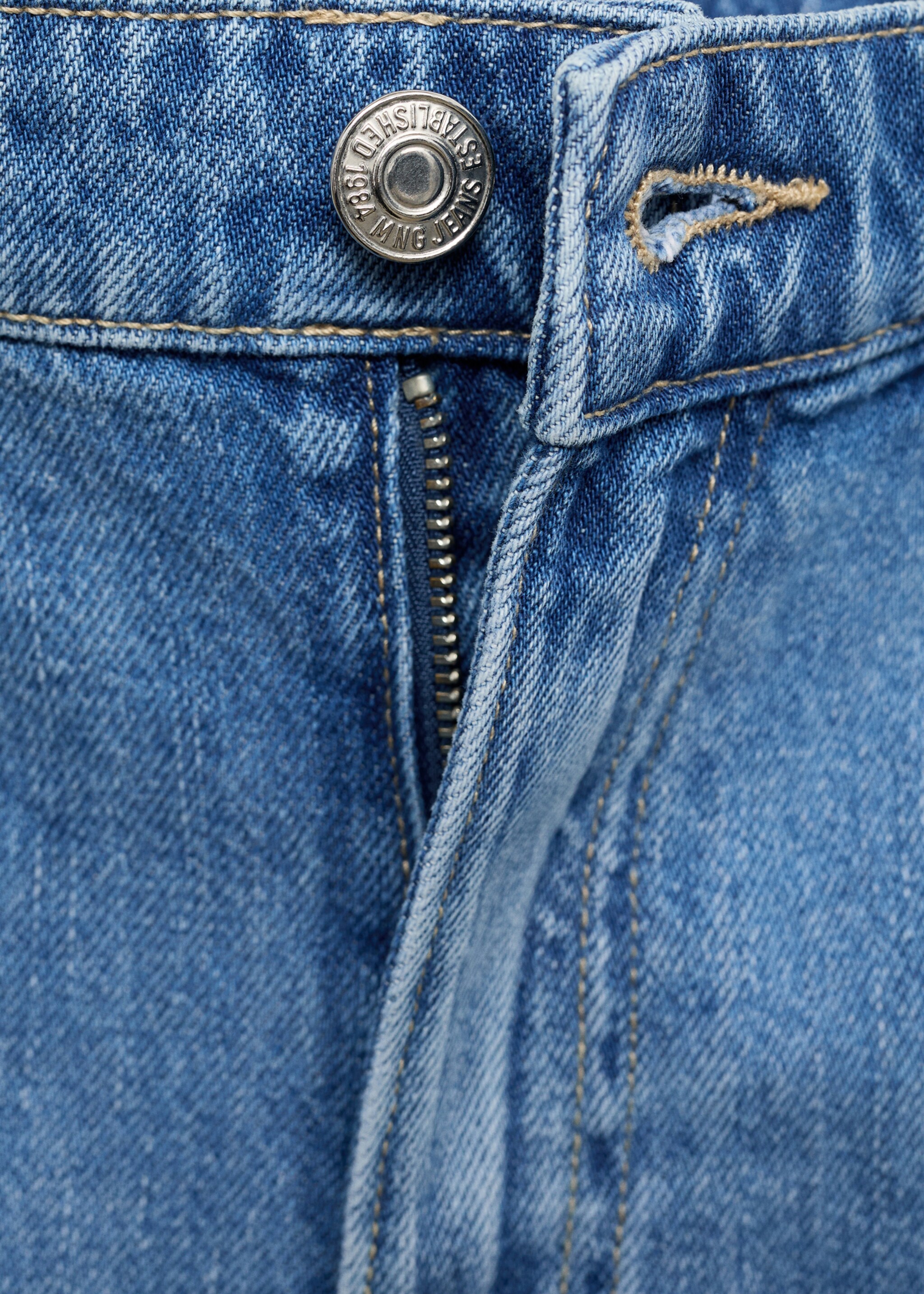 High-waisted straight-fit denim shorts - Details of the article 8