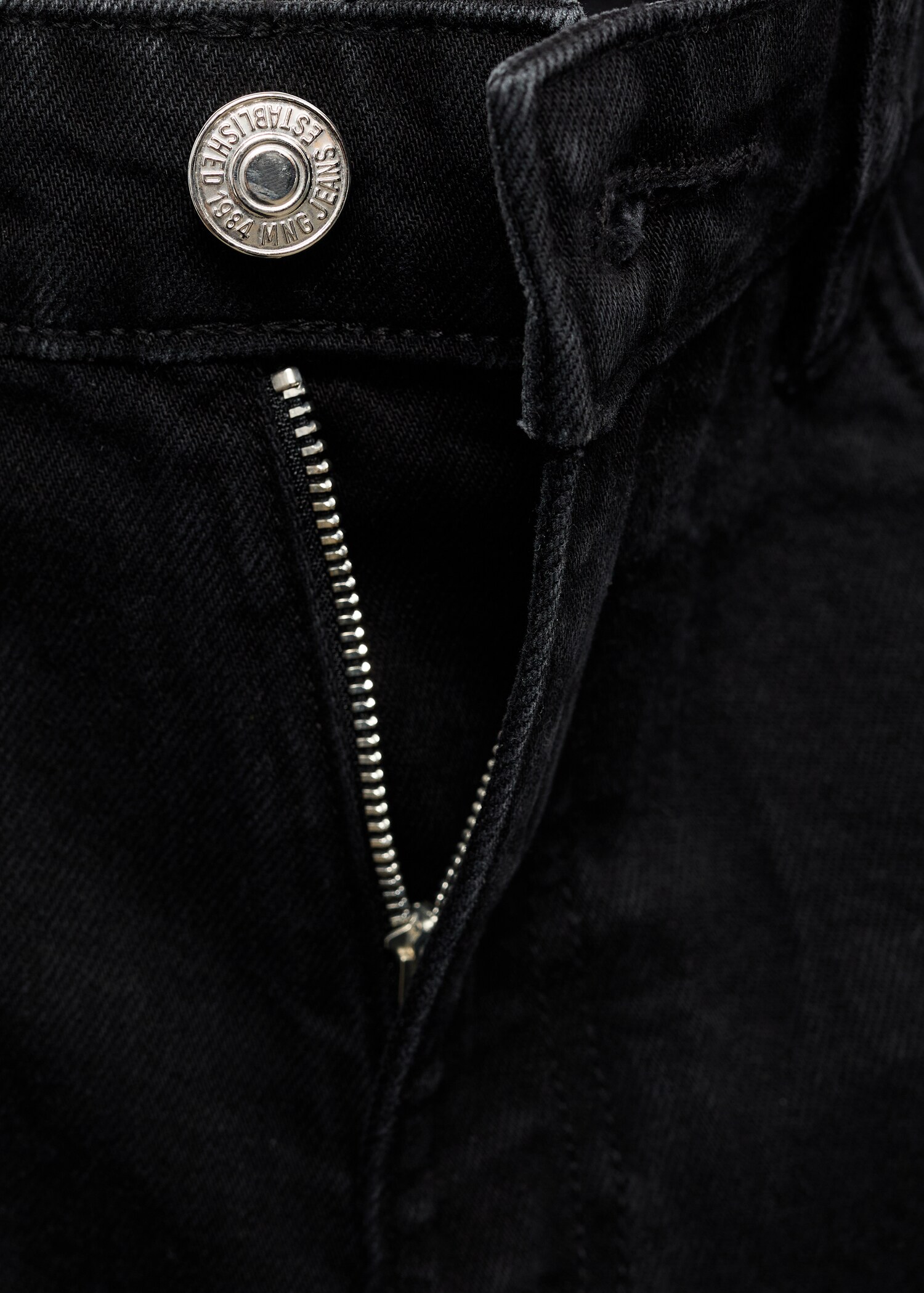 High-waisted straight-fit denim shorts - Details of the article 8