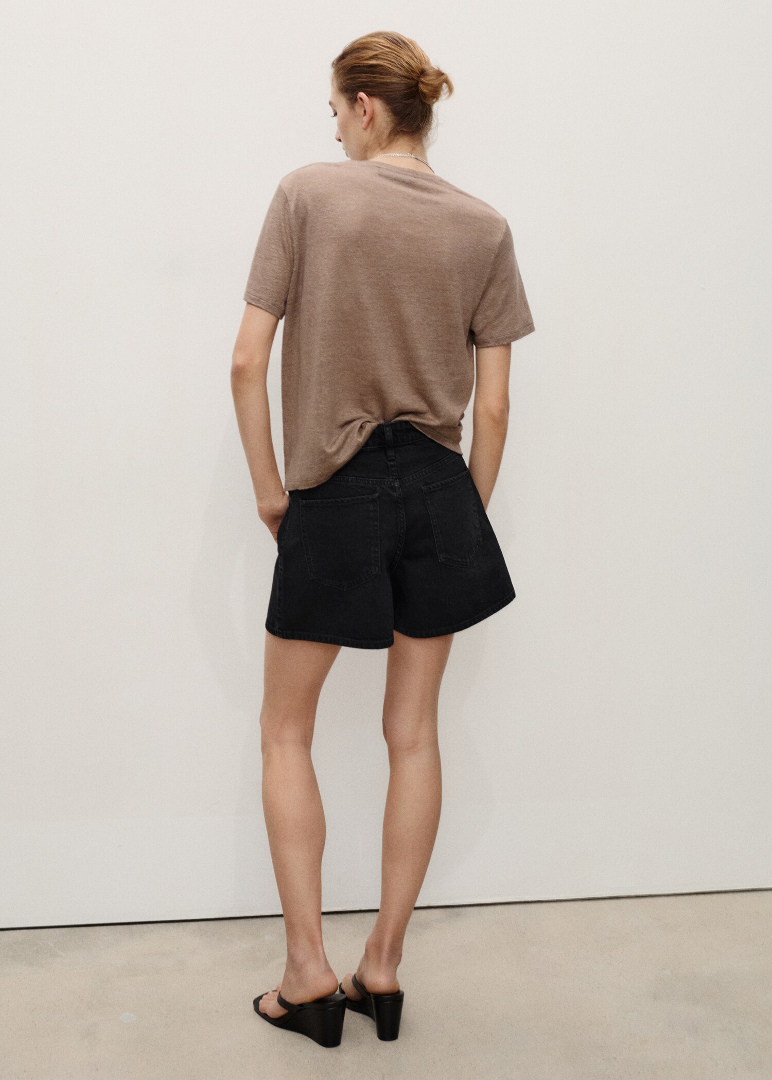 High-waisted straight-fit denim shorts - Reverse of the article