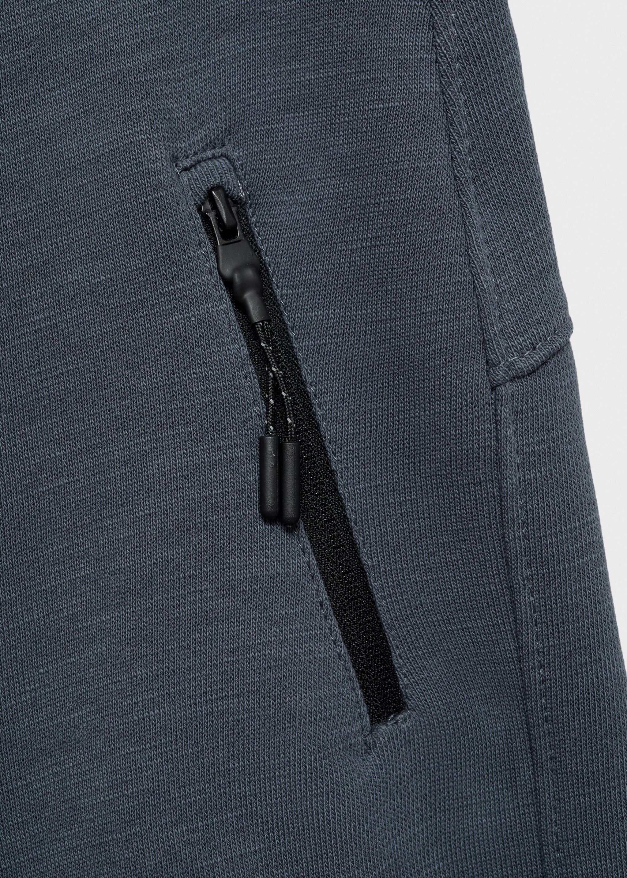 Contrast pockets Bermuda shorts - Details of the article 0