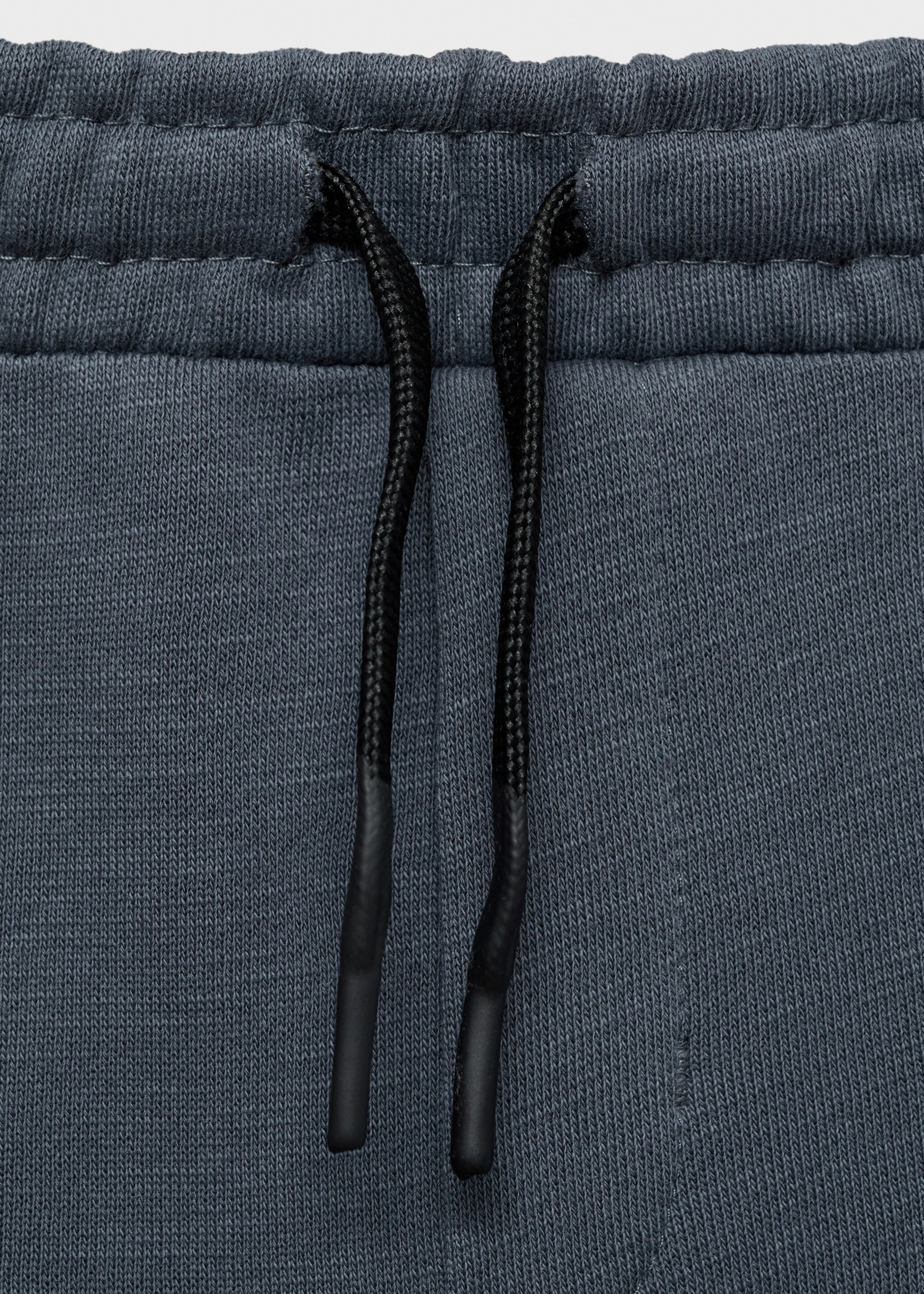 Contrast pockets Bermuda shorts - Details of the article 8