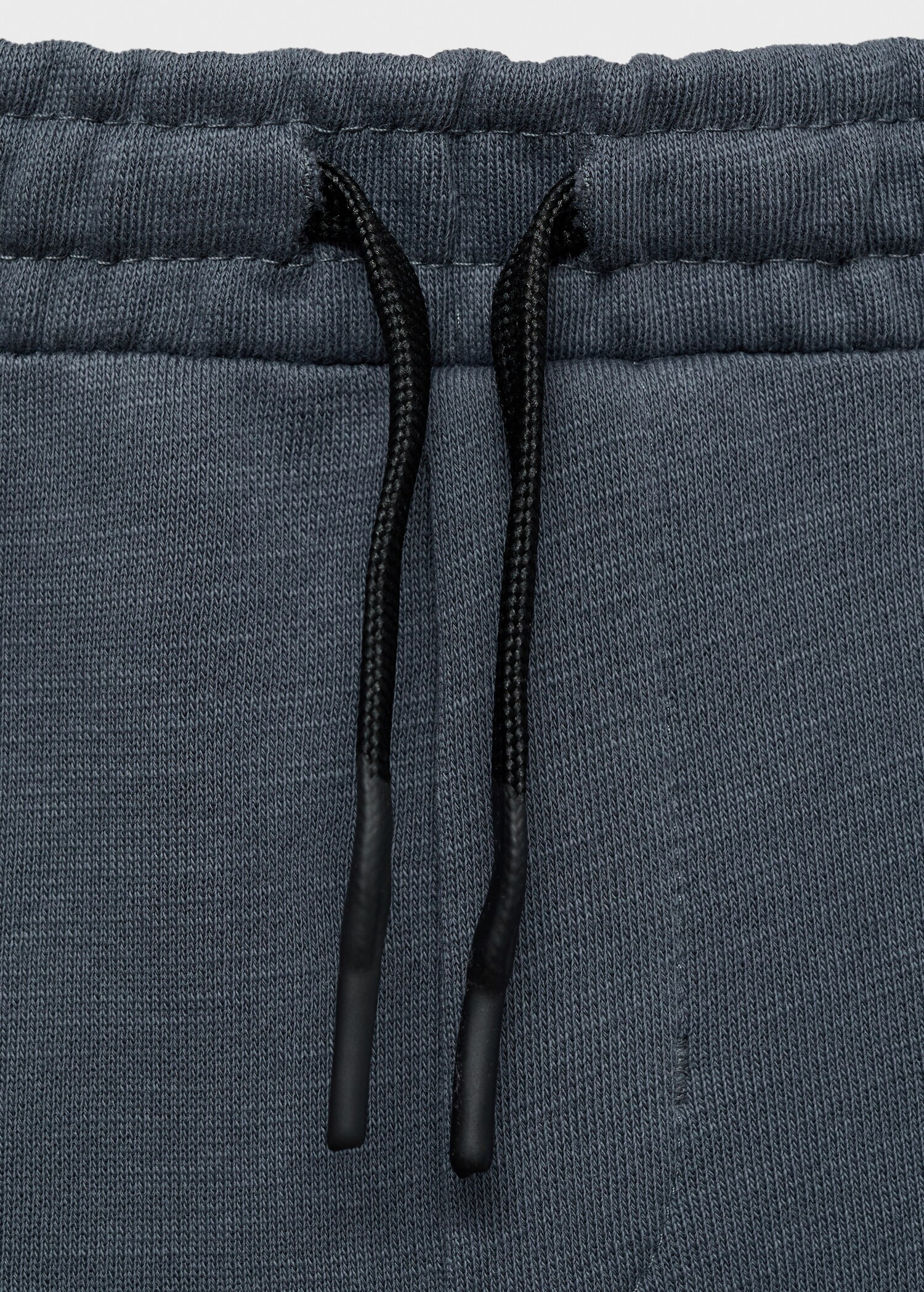 Contrast pockets Bermuda shorts - Details of the article 8