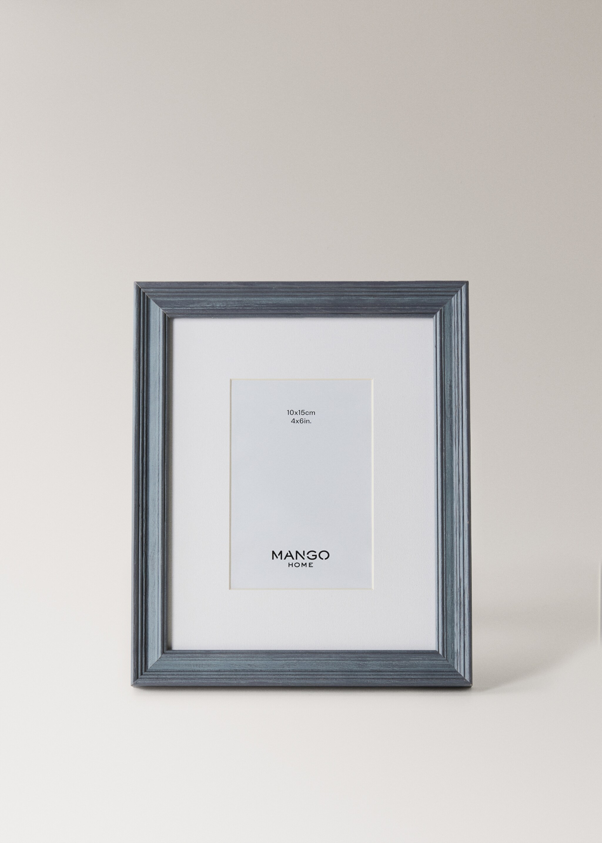 Mittelgroßer Holzrahmen mit Passepartout - Artikel ohne Model, Blau. Ref: 87037712-00.