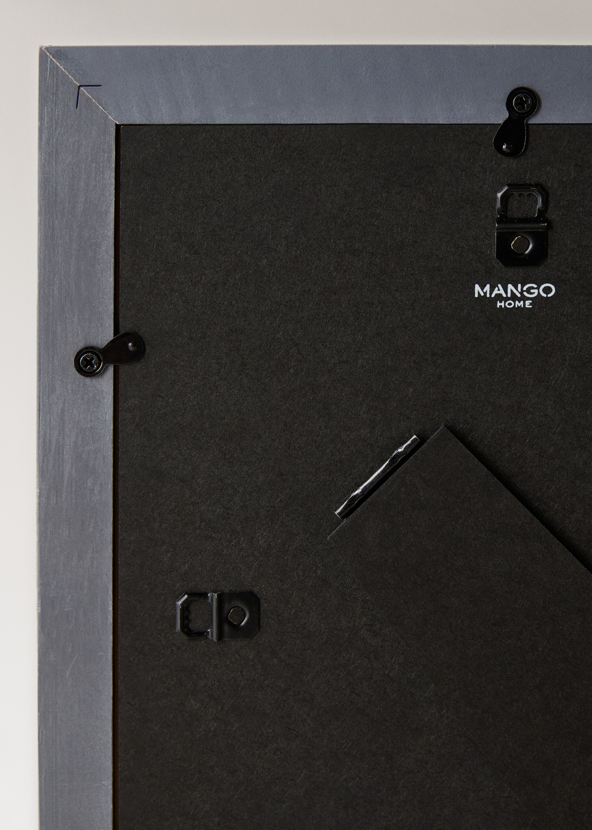 Mittelgroßer Holzrahmen mit Passepartout - Detail des Artikels 4, Blau. Ref: 87037712-00.