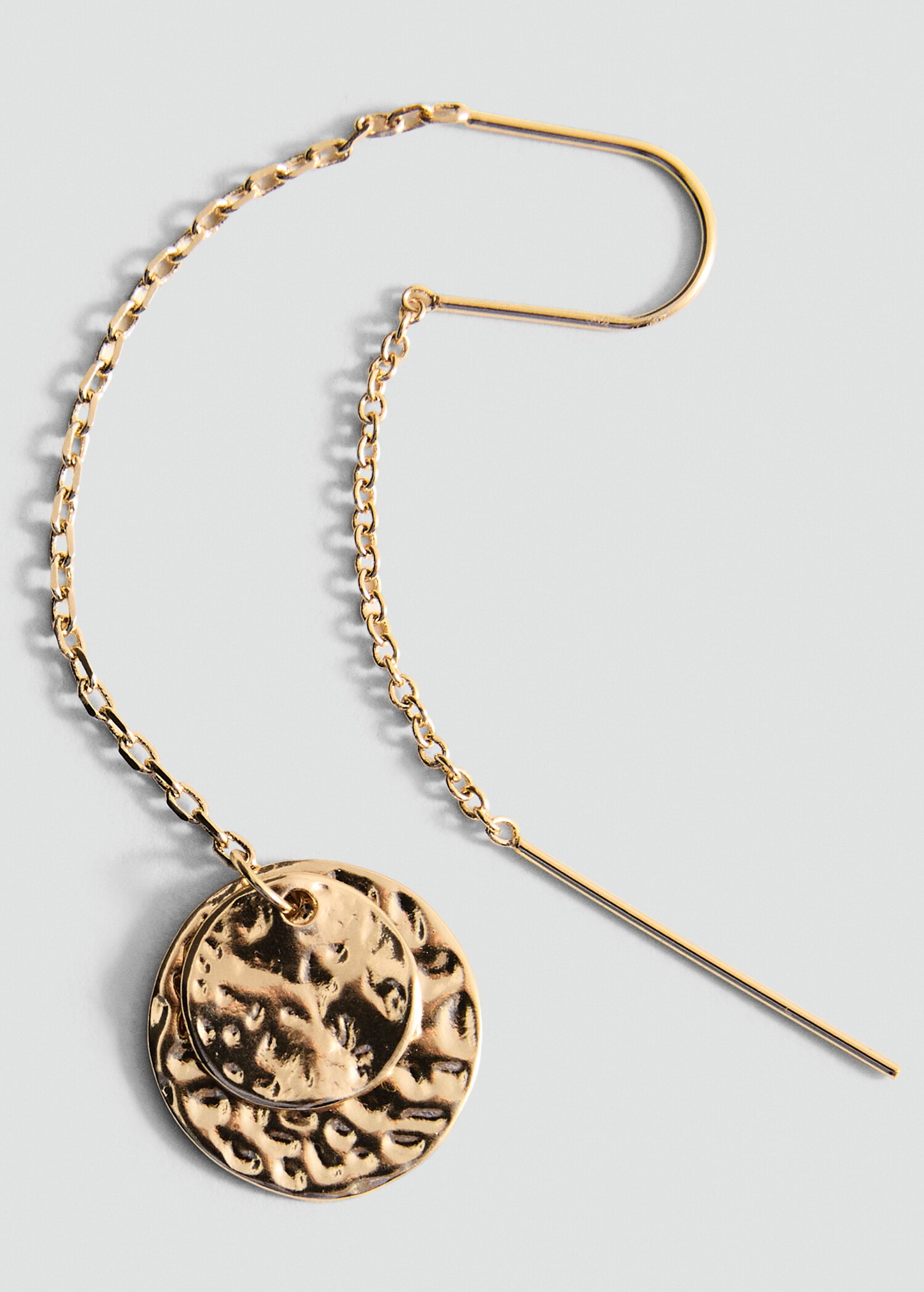 Pendientes monedas textura colgantes - Plano medio