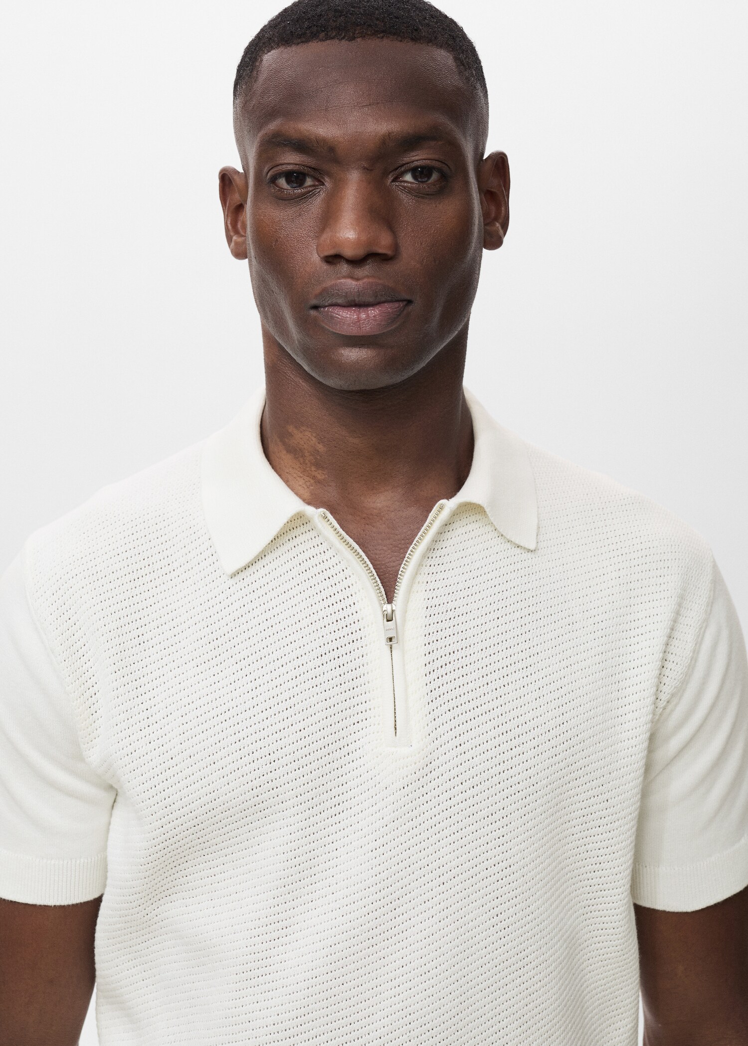 Openwork knitted polo shirt with zipper - Details of the article 1