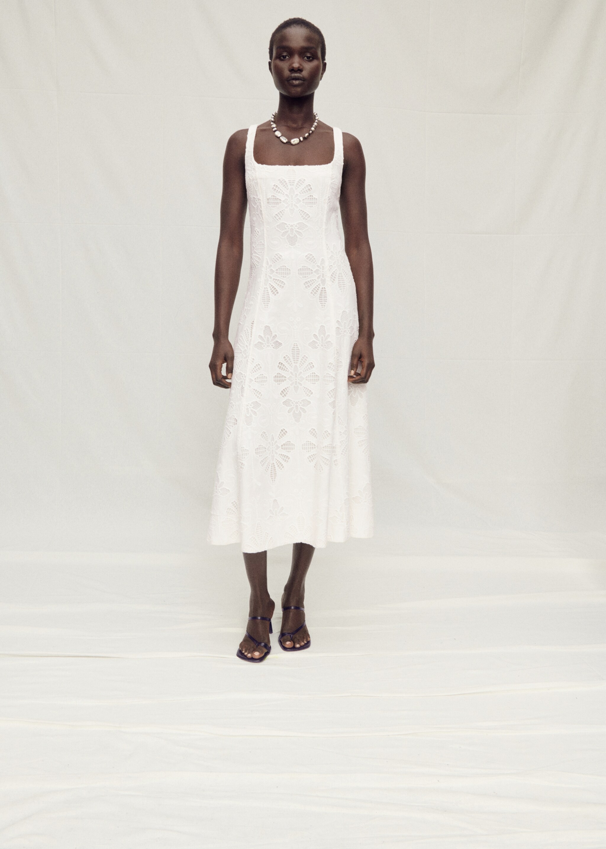 Linen floral-embroidered flared dress - Details of the article 2