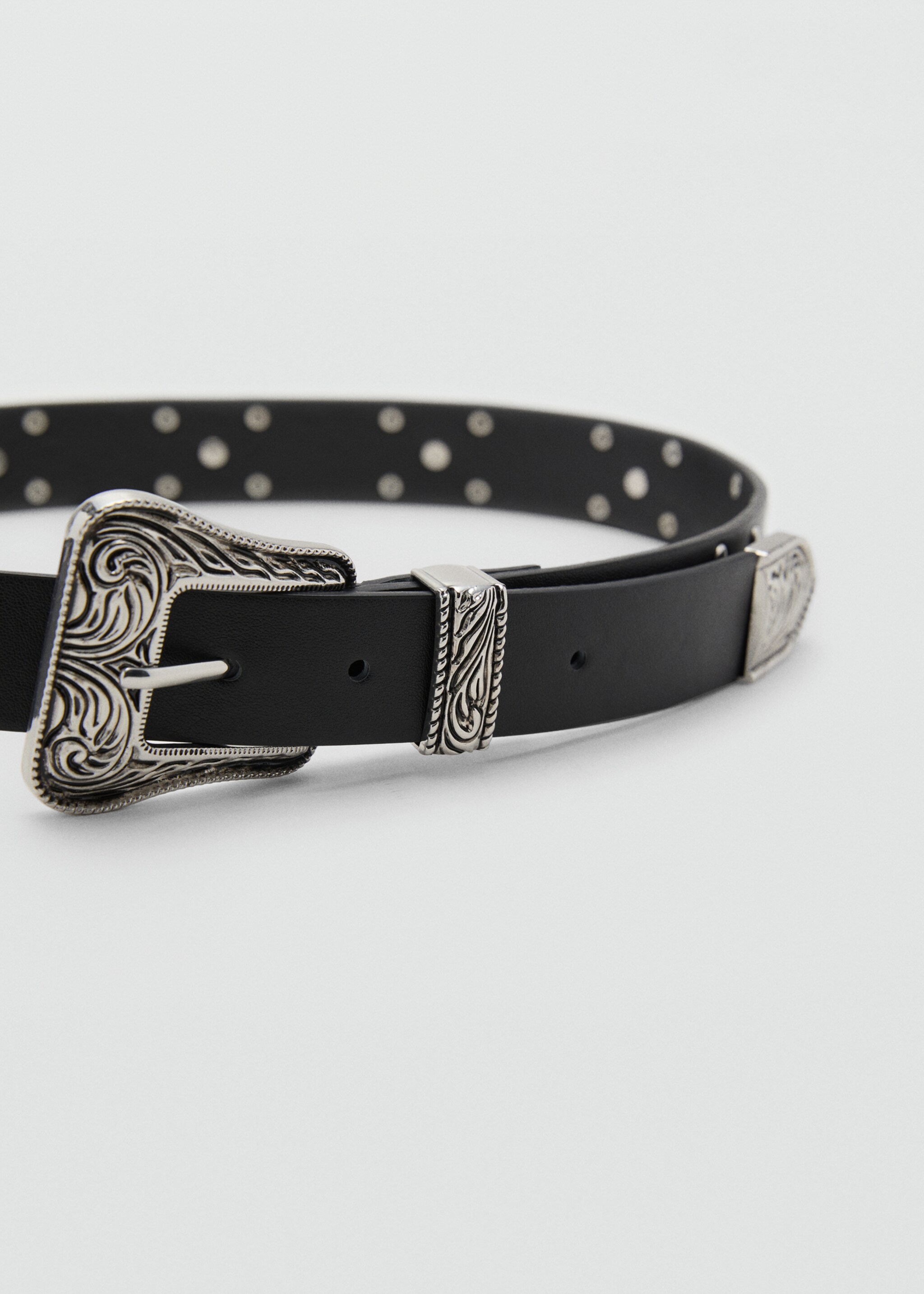 Ceinture fine à boucle - Plan moyen