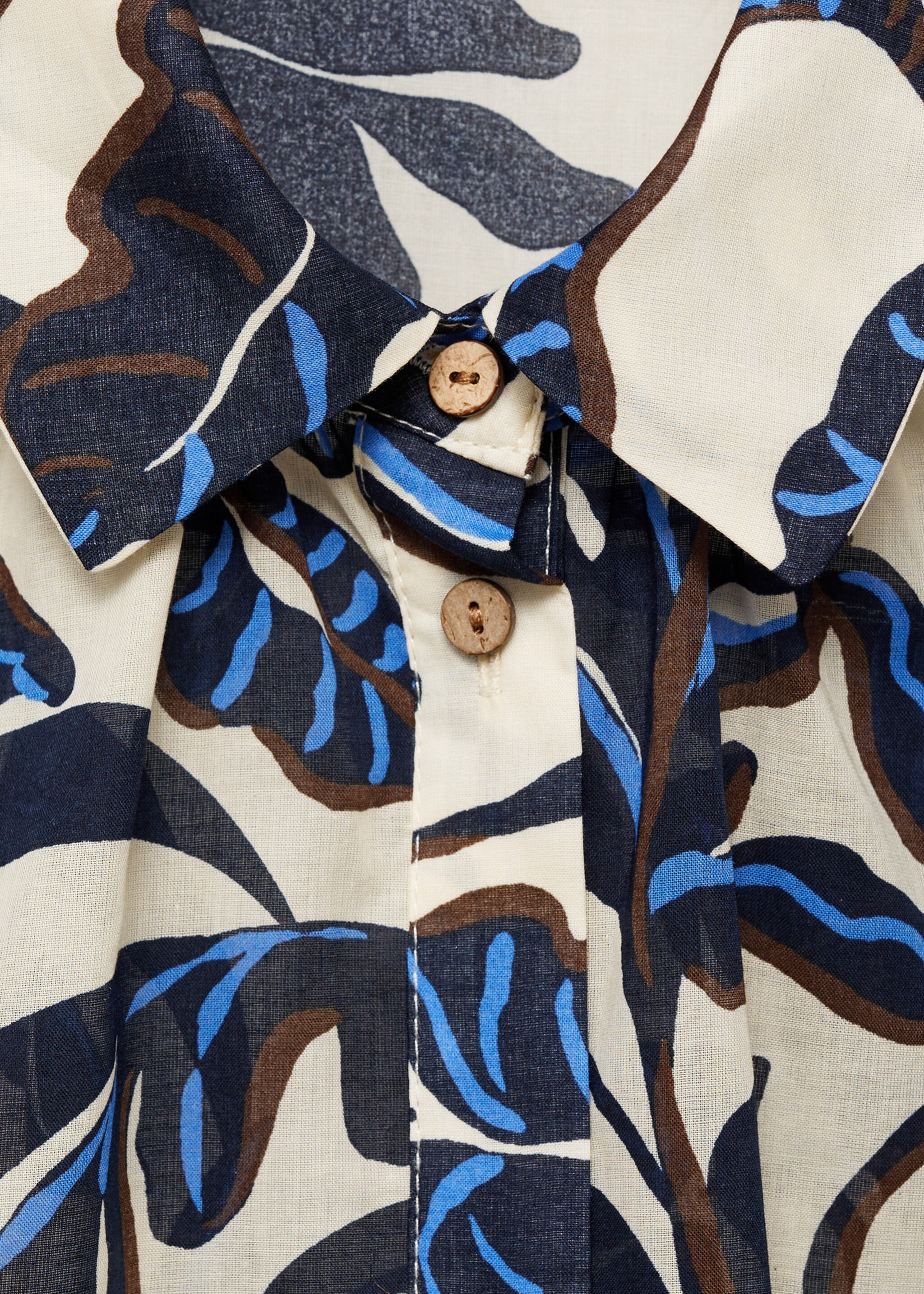 Printed cotton shirt with short sleeves - Details of the article 8
