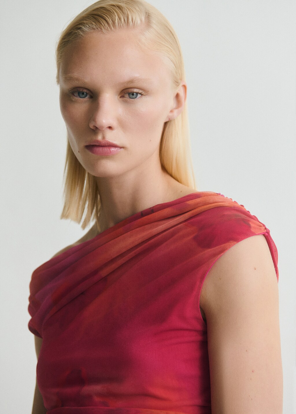 Floral asymmetrical top | MANGO Japan
