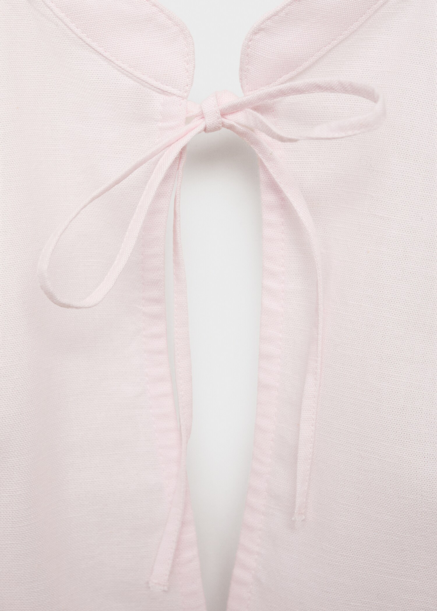 Halter top with bow opening - Details of the article 8