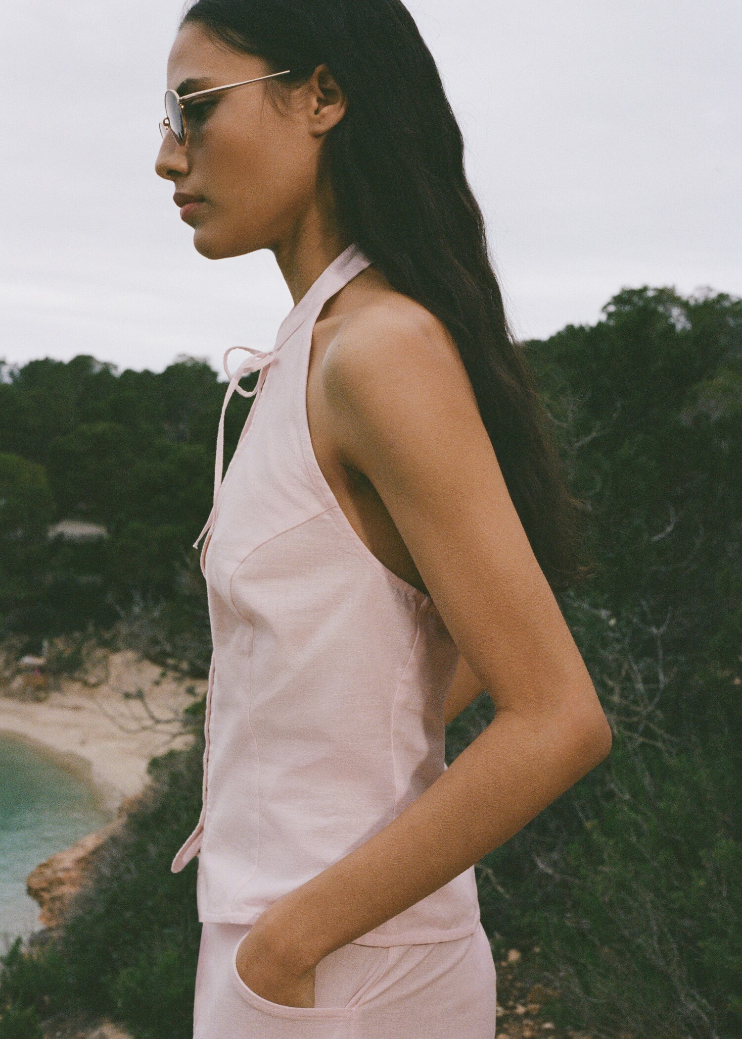 Halter top with bow opening - Reverse of the article