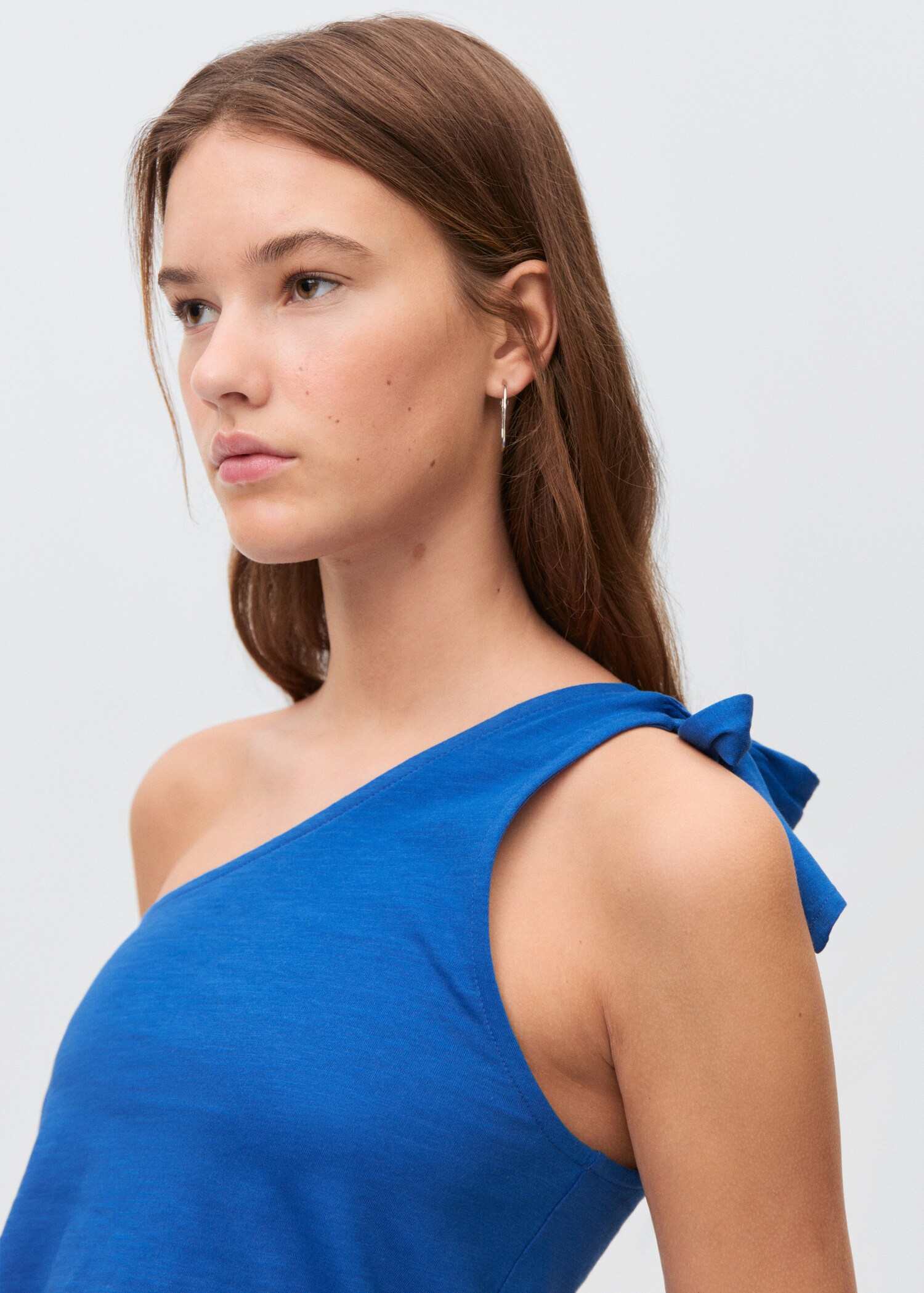 Asymmetrical top with bow - Details of the article 1