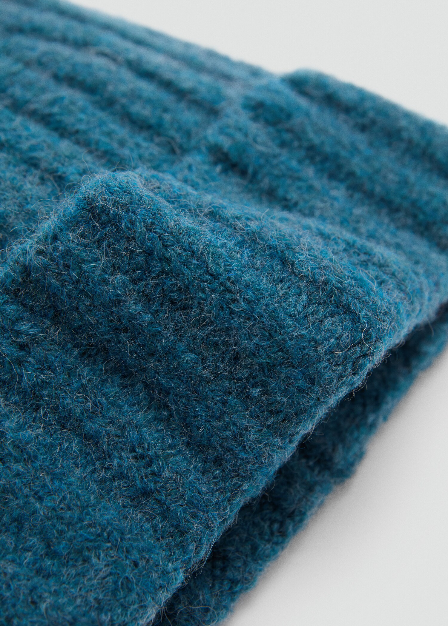 Ribbed knit beanie - Medium plane