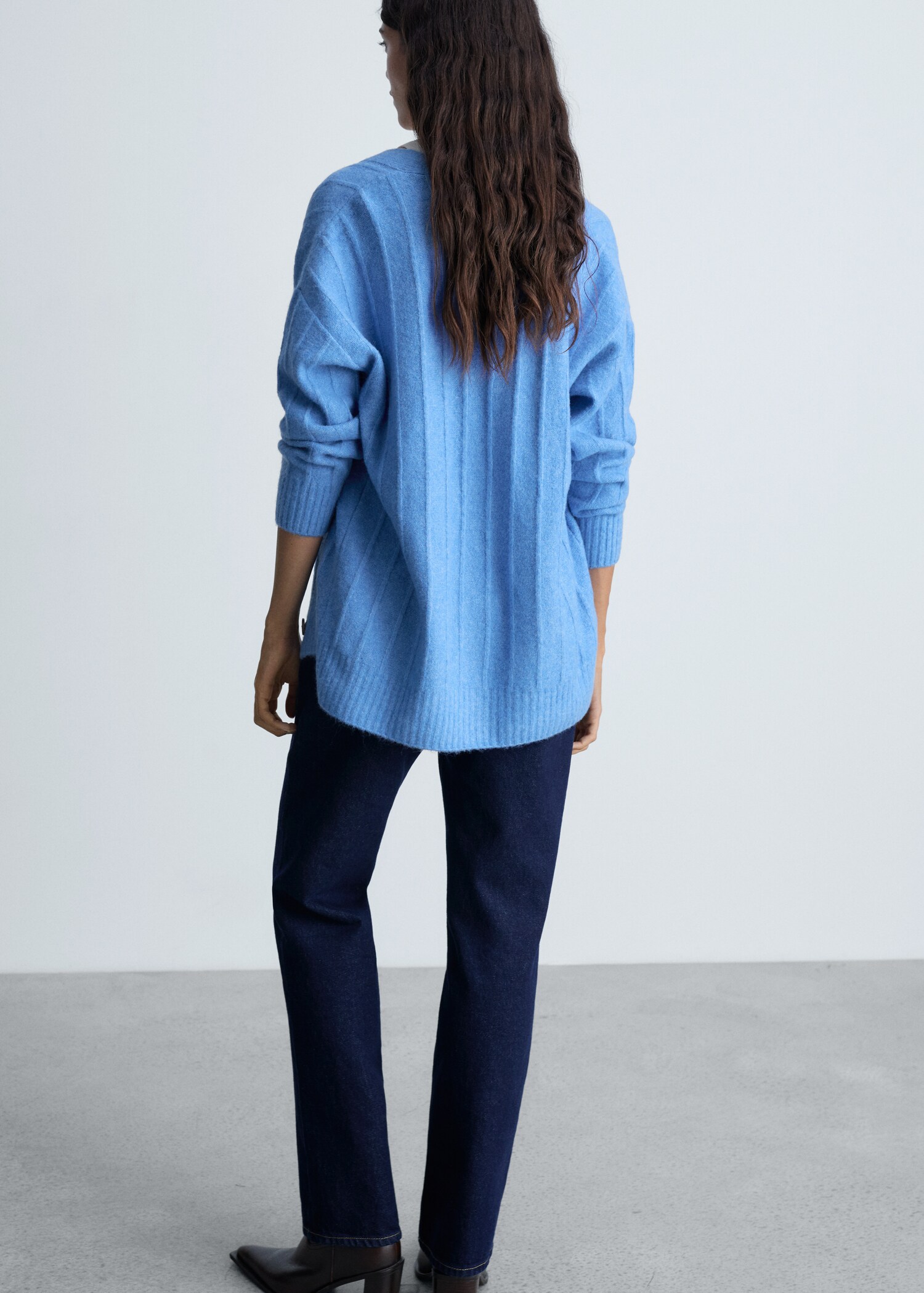 Buttoned long cardigan - Reverse of the article