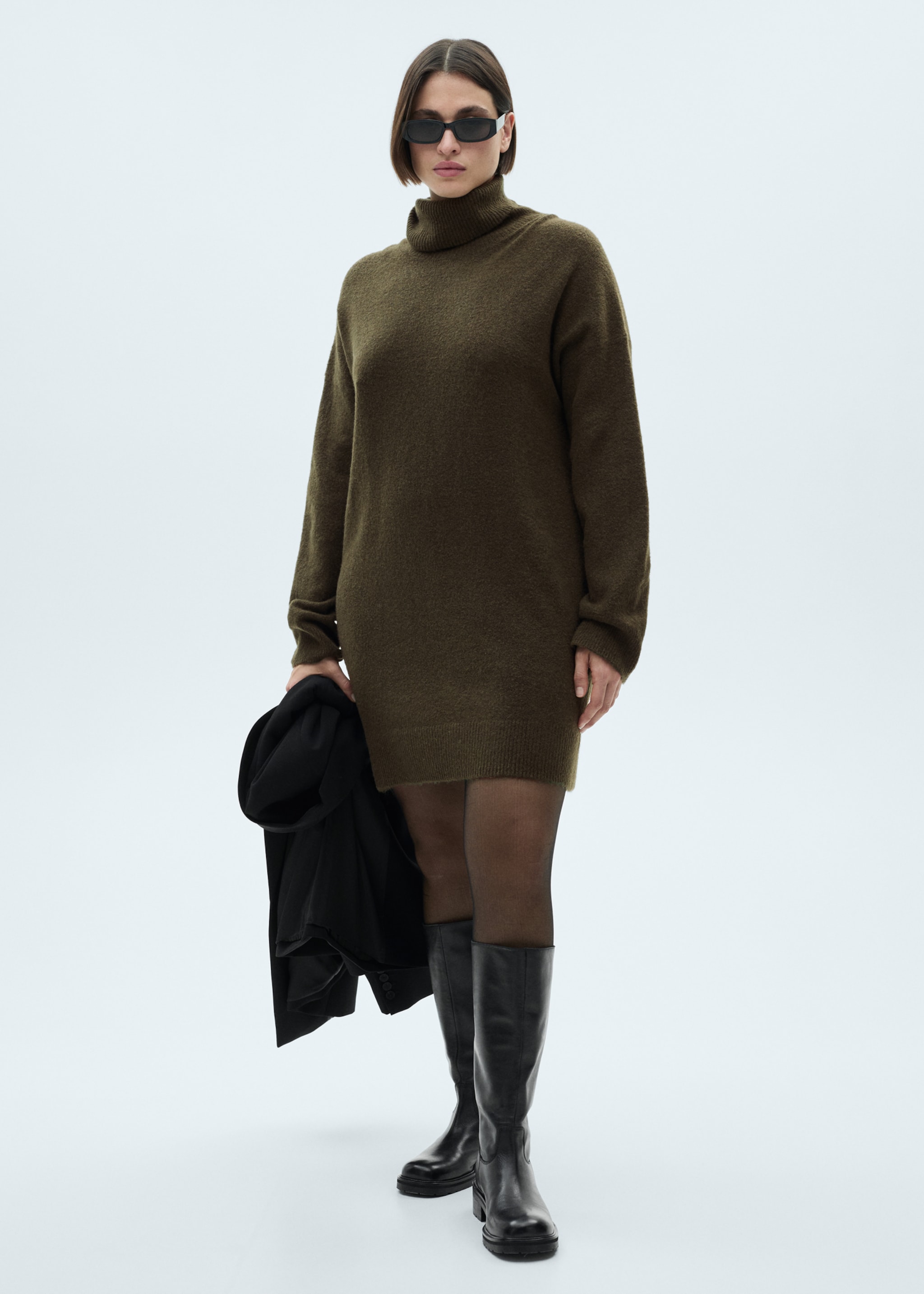 Short knitted turtleneck dress - Details of the article 3, Khaki. Ref: 87040284-00.