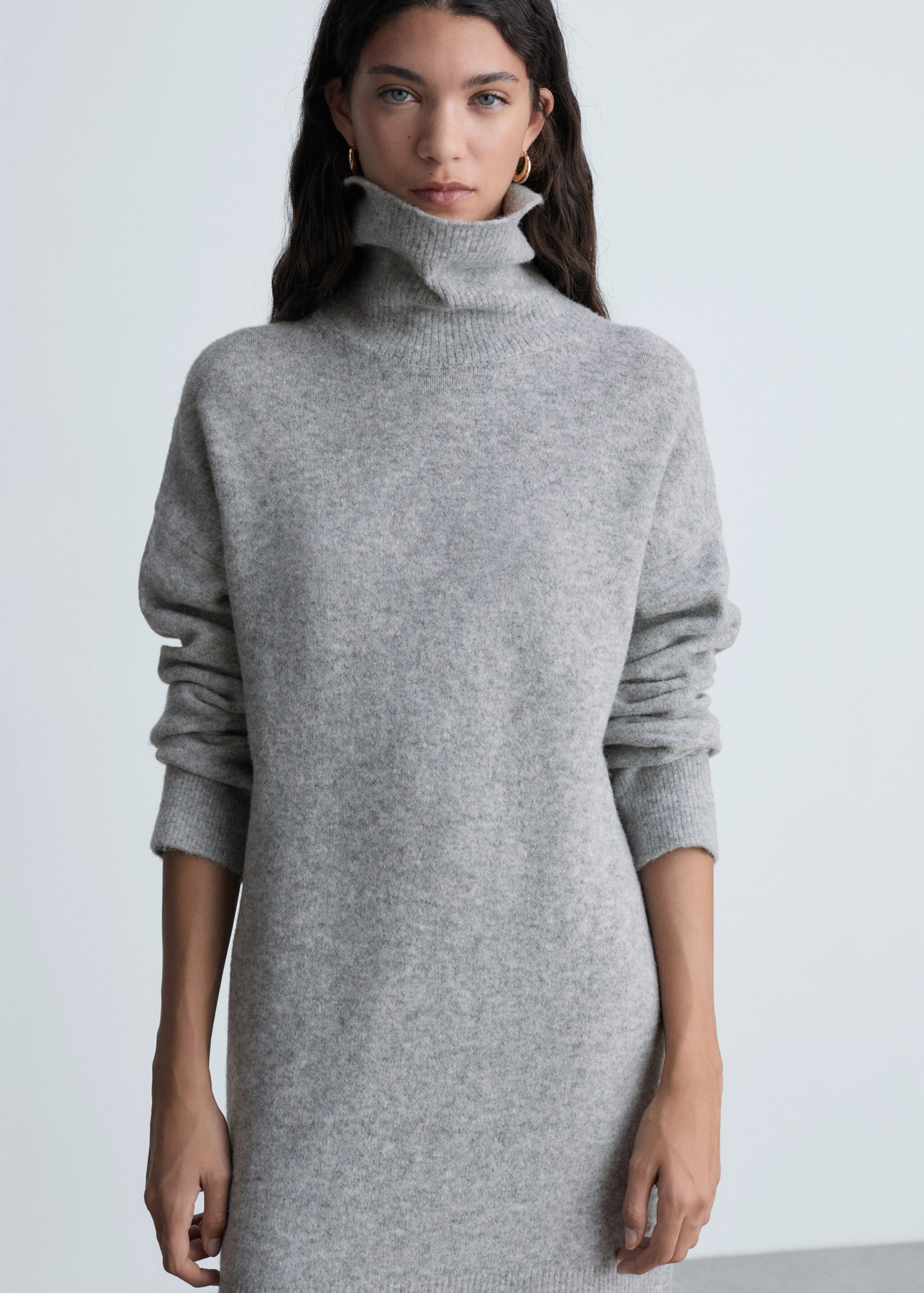 Short knitted turtleneck dress - Medium plane