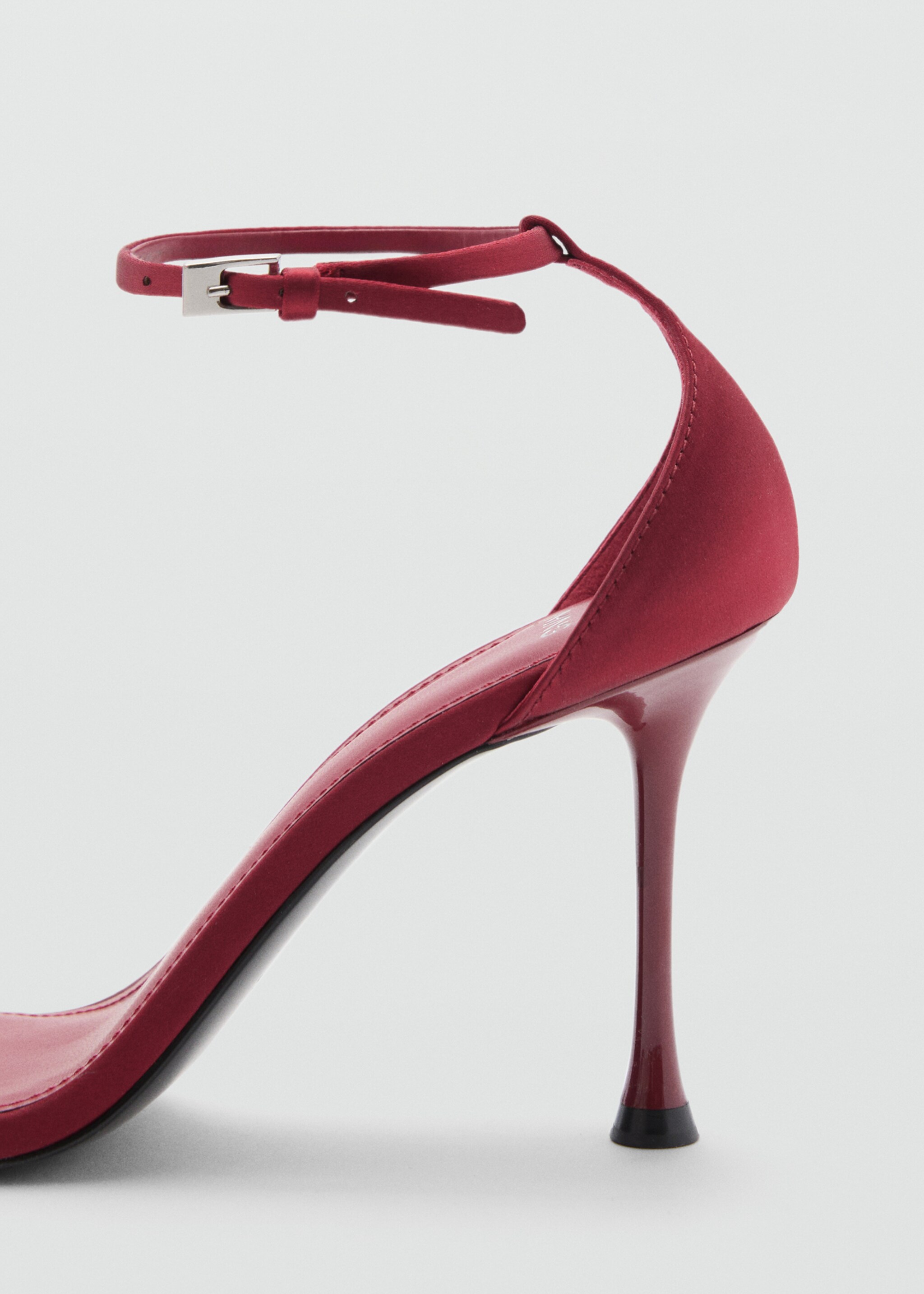 Heeled sandals with decorative bow - Details of the article 1