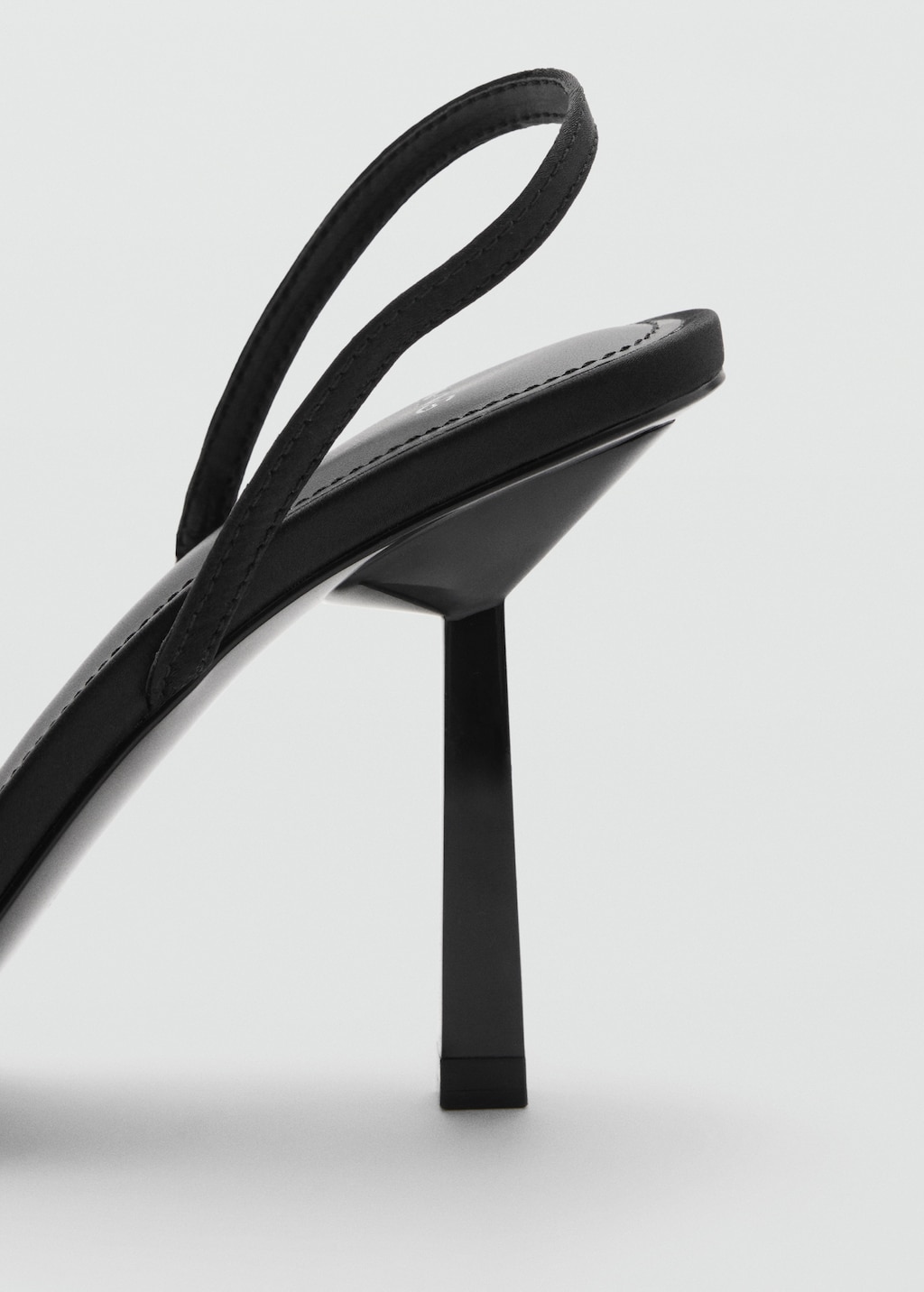 Heeled sandal with strass strap