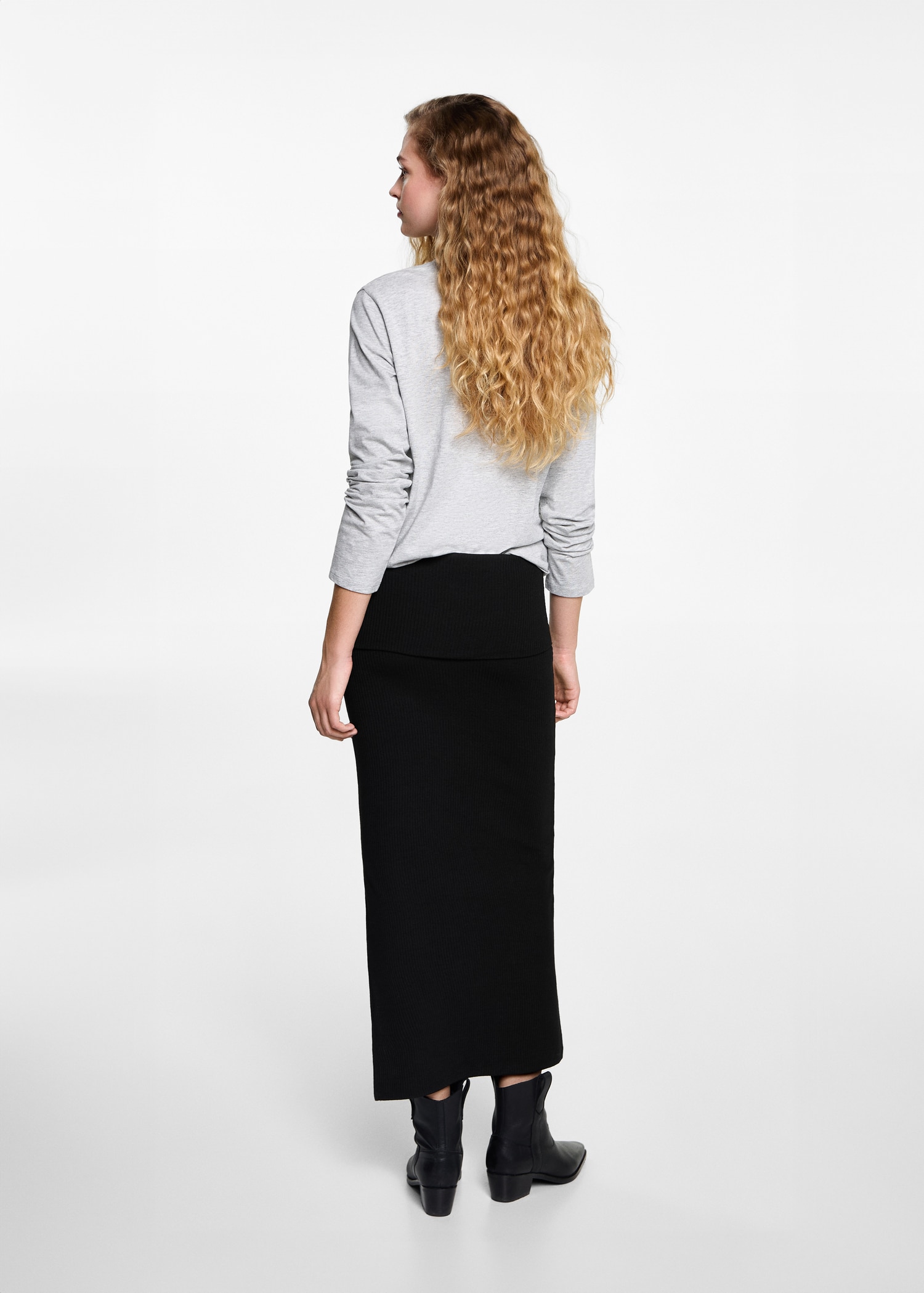 Long knitted skirt - Reverse of the article