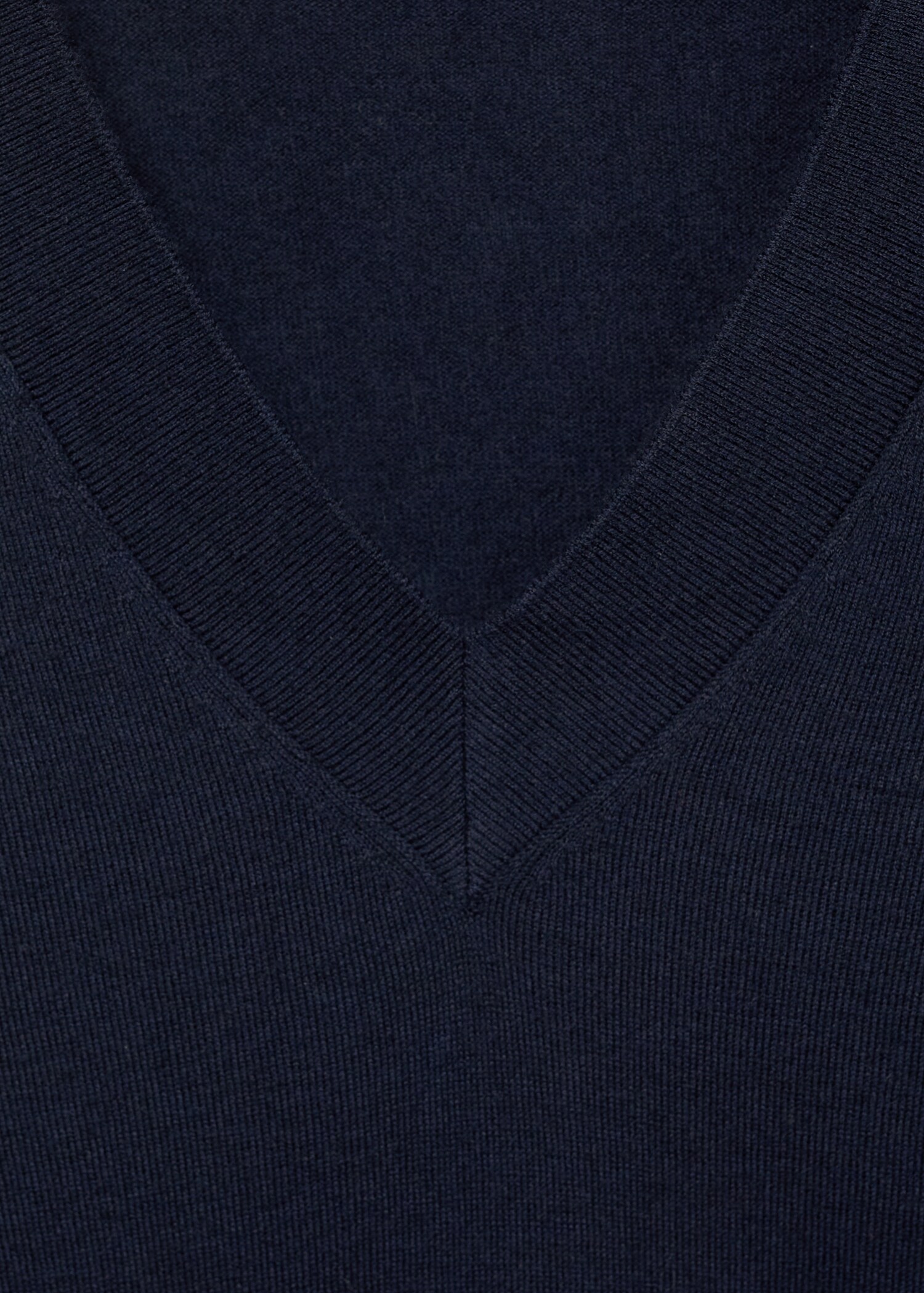 Strickpullover mit V-Ausschnitt - Detail des Artikels 8