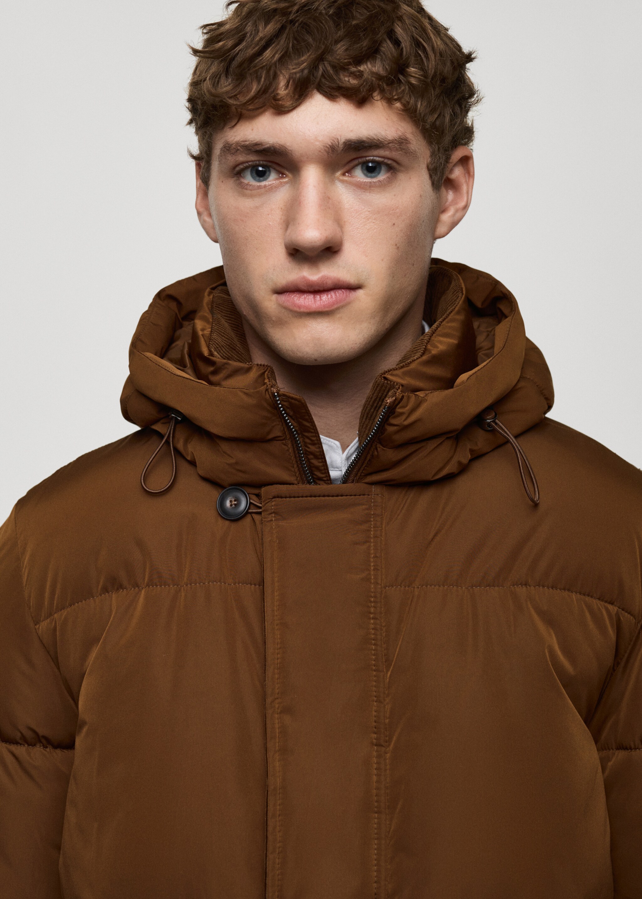 Water-repellent hooded quilted anorak - Details of the article 1