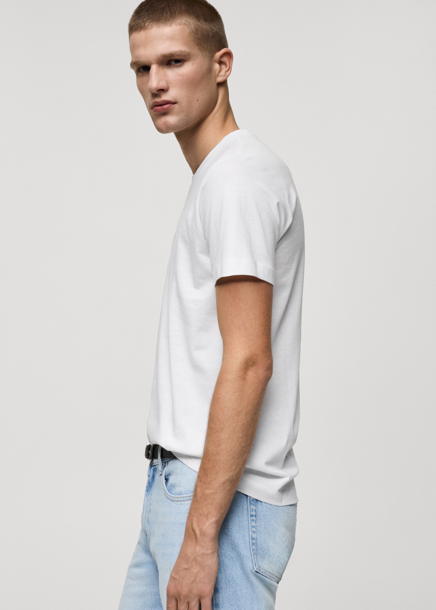 100% cotton slim-fit t-shirt - Details of the article 2