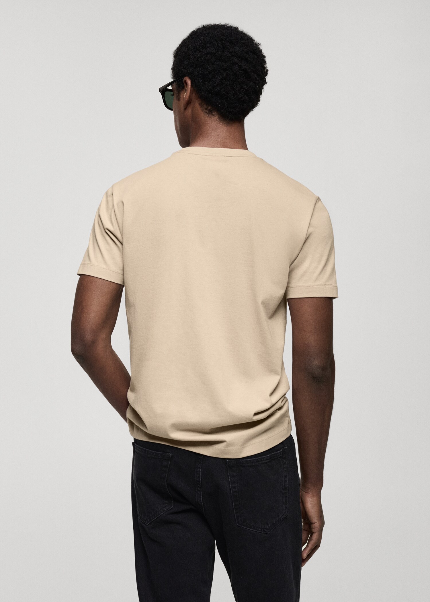 Slim-Fit-T-Shirt aus 100 % Baumwolle - Rückseite des Artikels