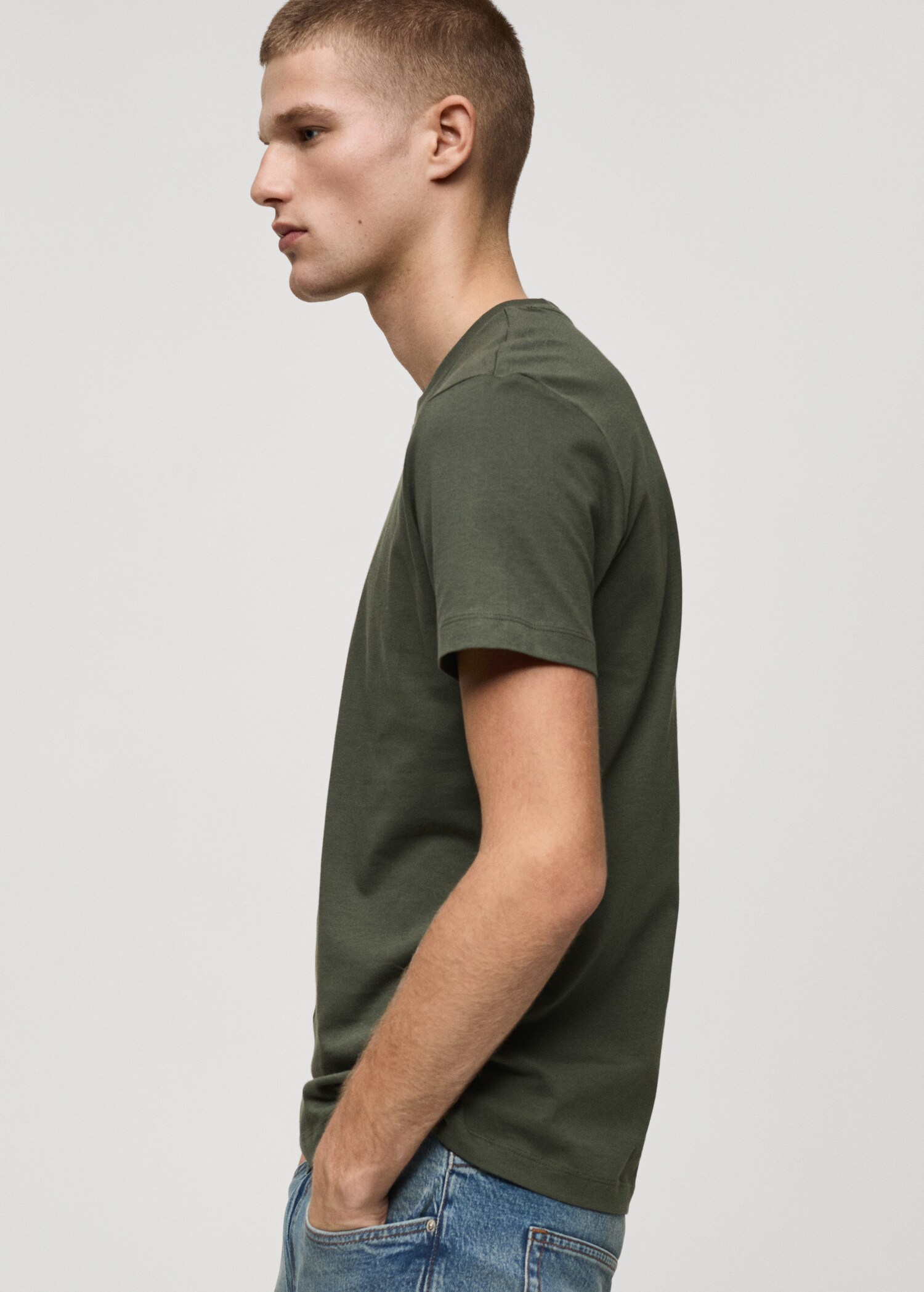 100% cotton slim-fit t-shirt - Details of the article 2
