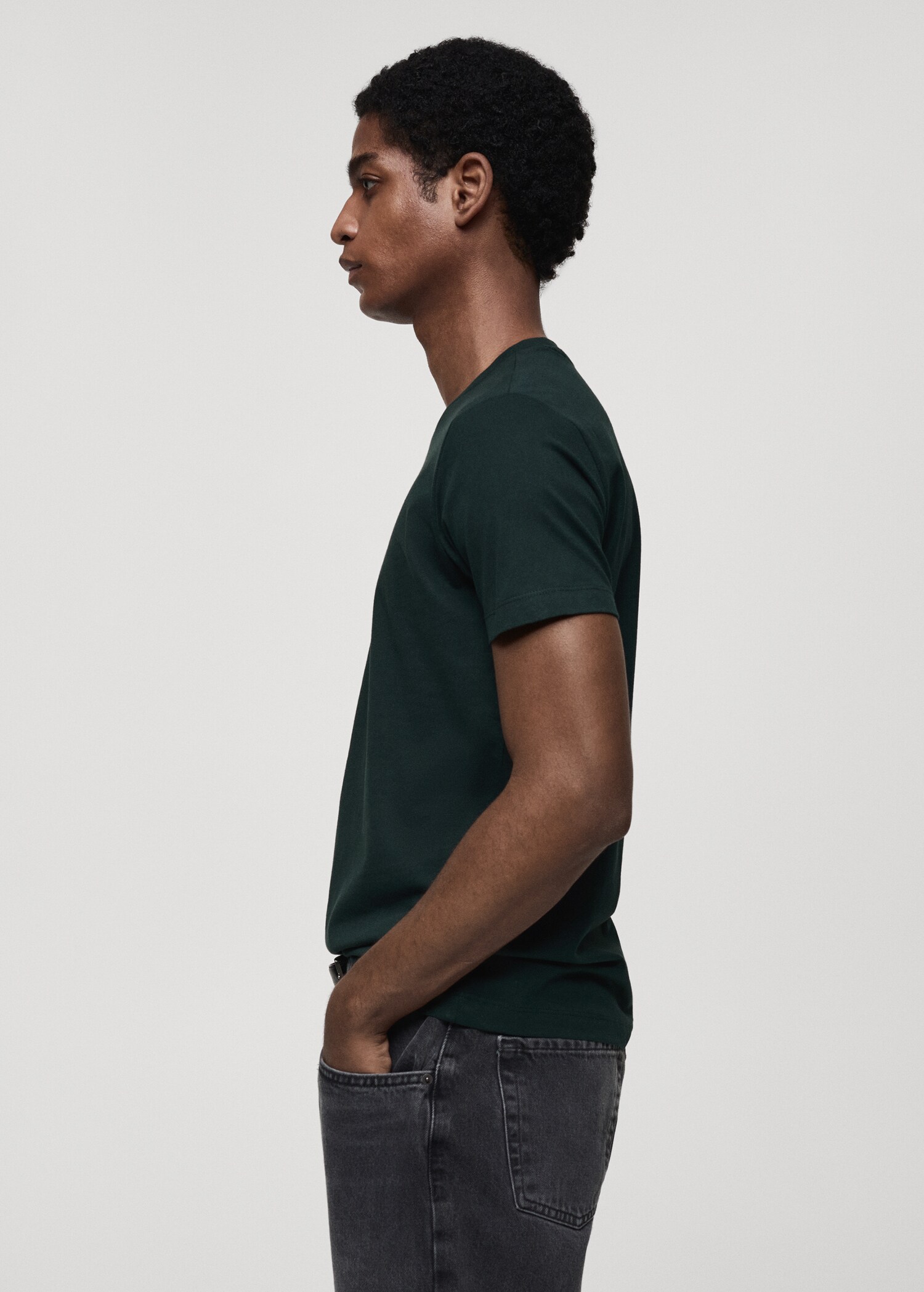 100% cotton slim-fit t-shirt - Details of the article 2