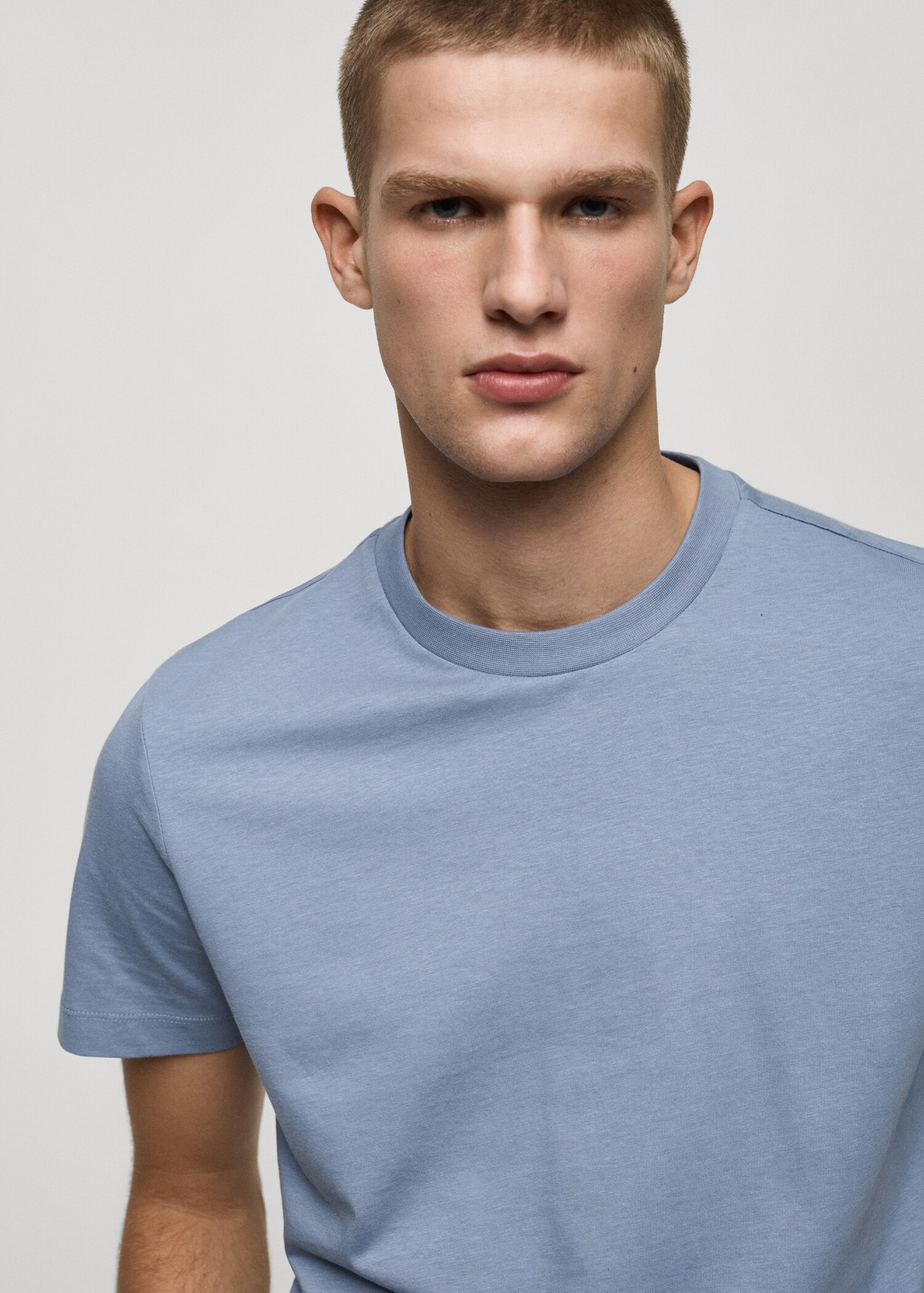 100% cotton slim-fit t-shirt - Details of the article 1