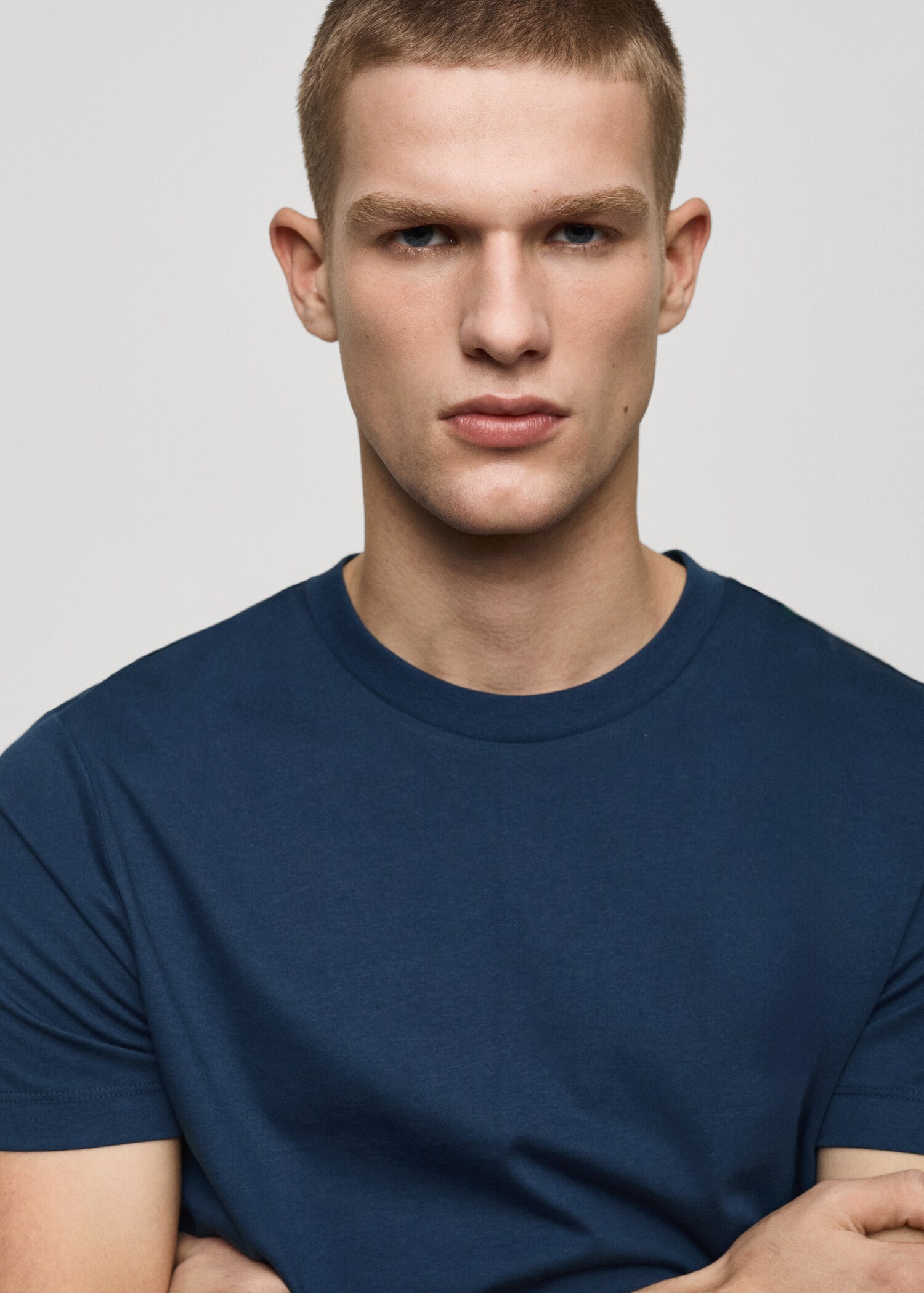 100% cotton slim-fit t-shirt - Details of the article 1