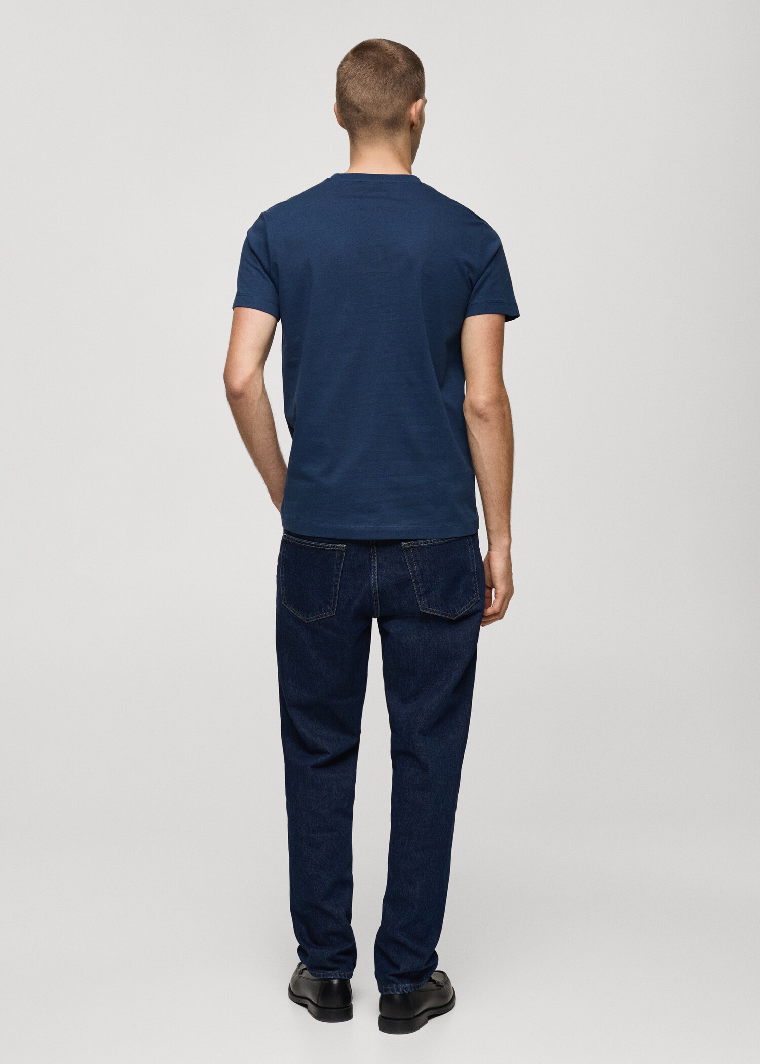 100% cotton slim-fit t-shirt - Reverse of the article