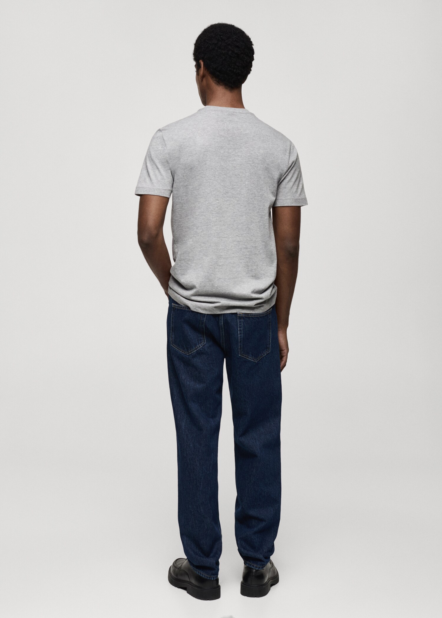 100% cotton slim-fit t-shirt - Reverse of the article