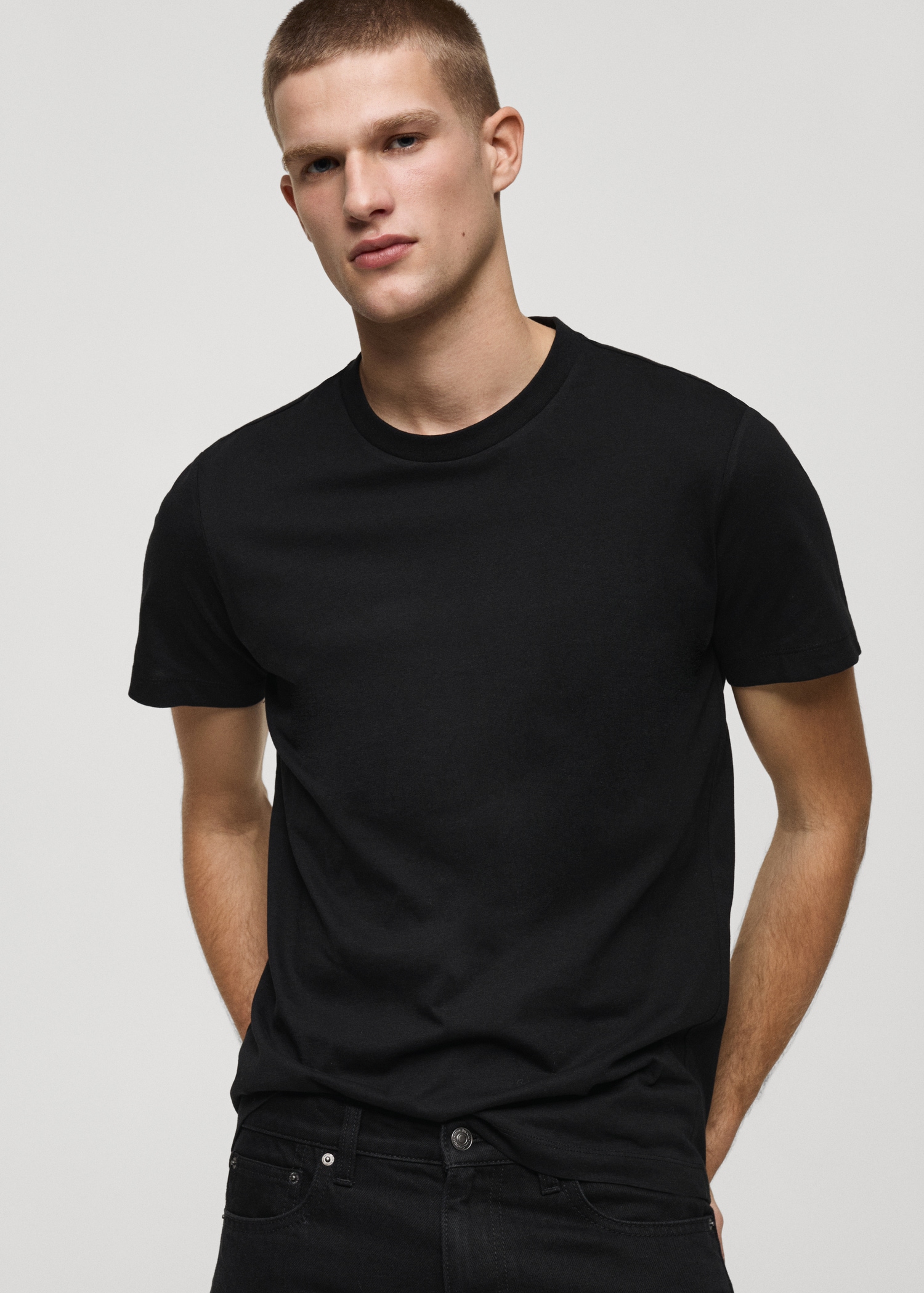 Camiseta 100% algodón slim fit - Plano medio