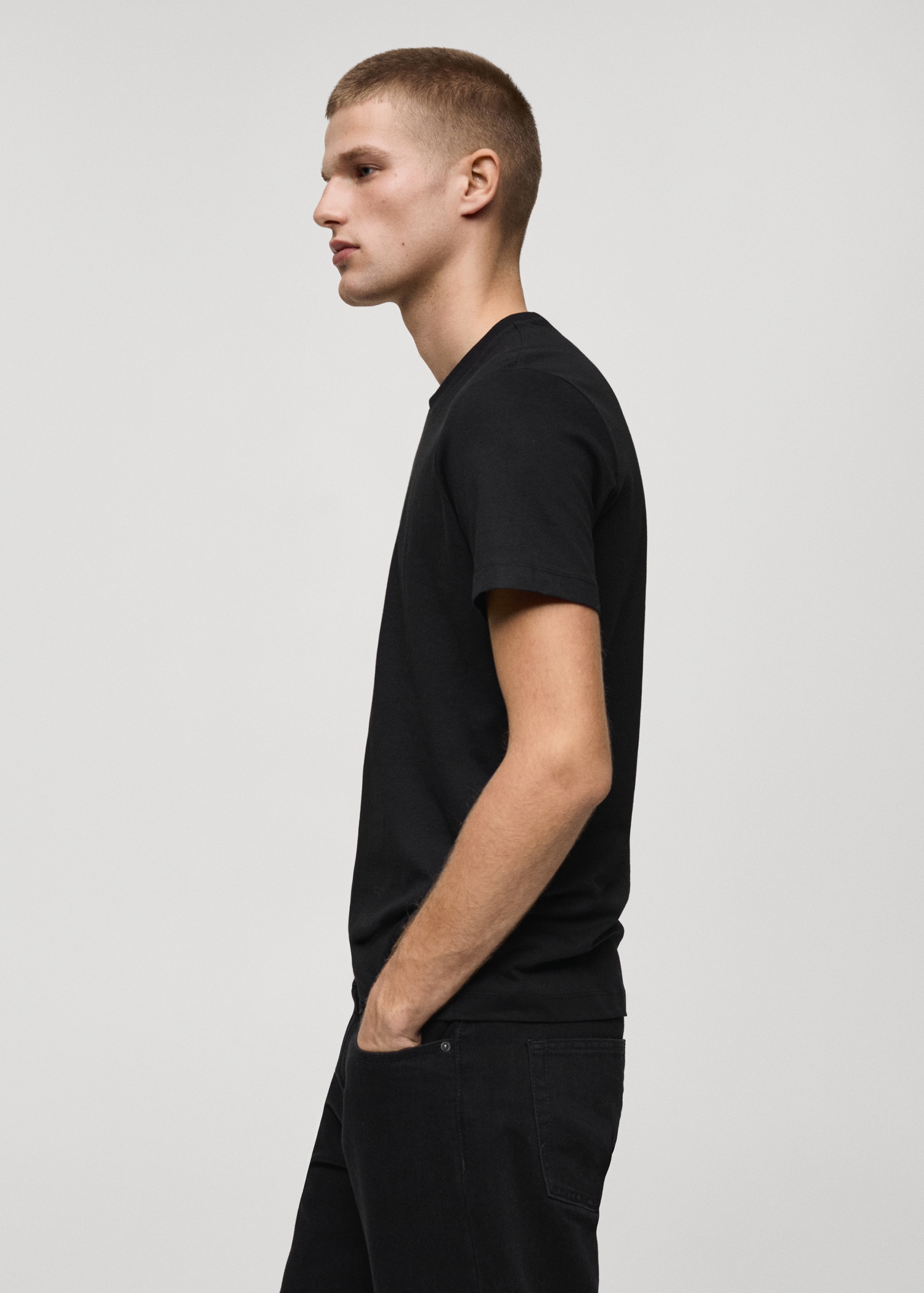 100% cotton slim-fit t-shirt - Details of the article 2